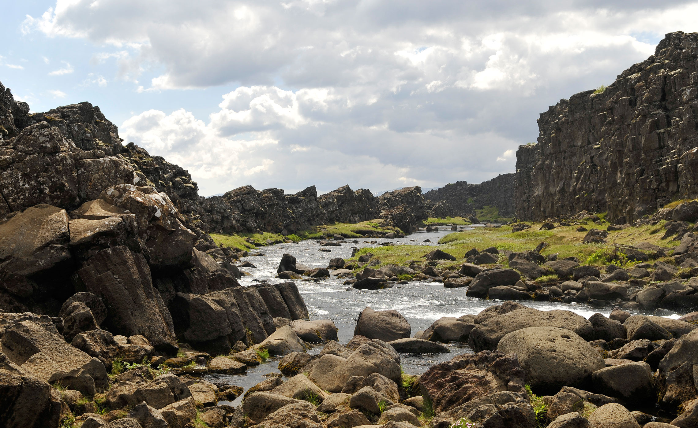 Schönheit des &Atilde; &#158; ingvellir Nationalparks, Island, 2280x1400 HD Desktop