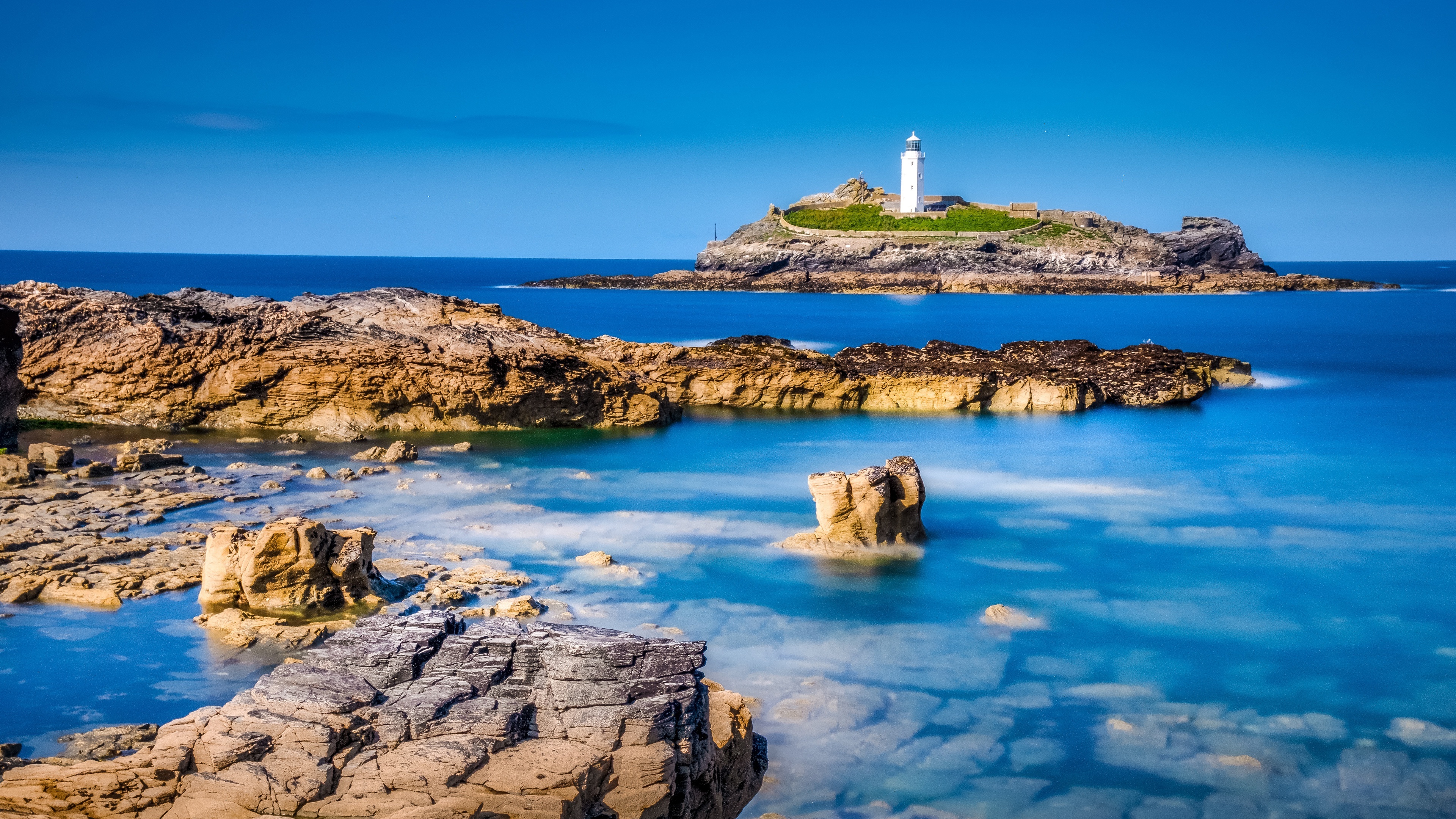 Lighthouse, Sea view, England's coast, Dramatic sky, 3840x2160 4K Desktop