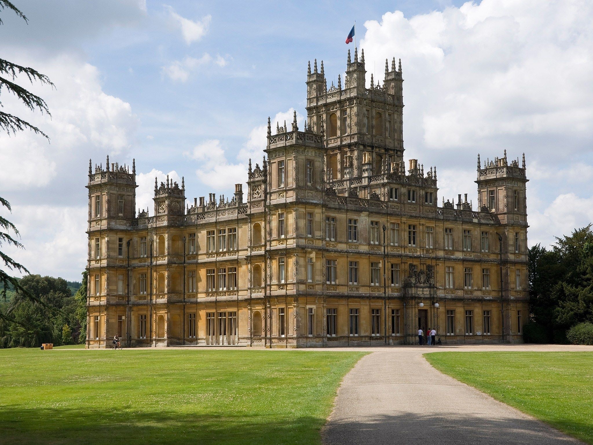 Downton Abbey: A New Era: The home of the aristocratic Crawley family, Yorkshire, England, UK. 2050x1540 HD Background.