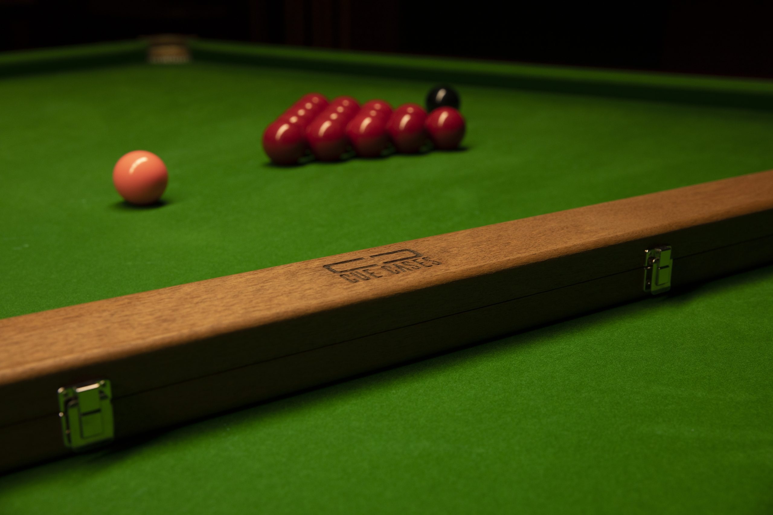 Cue Sports: Chinese 8-Ball, Similar to a snooker game with red object balls. 2560x1710 HD Wallpaper.