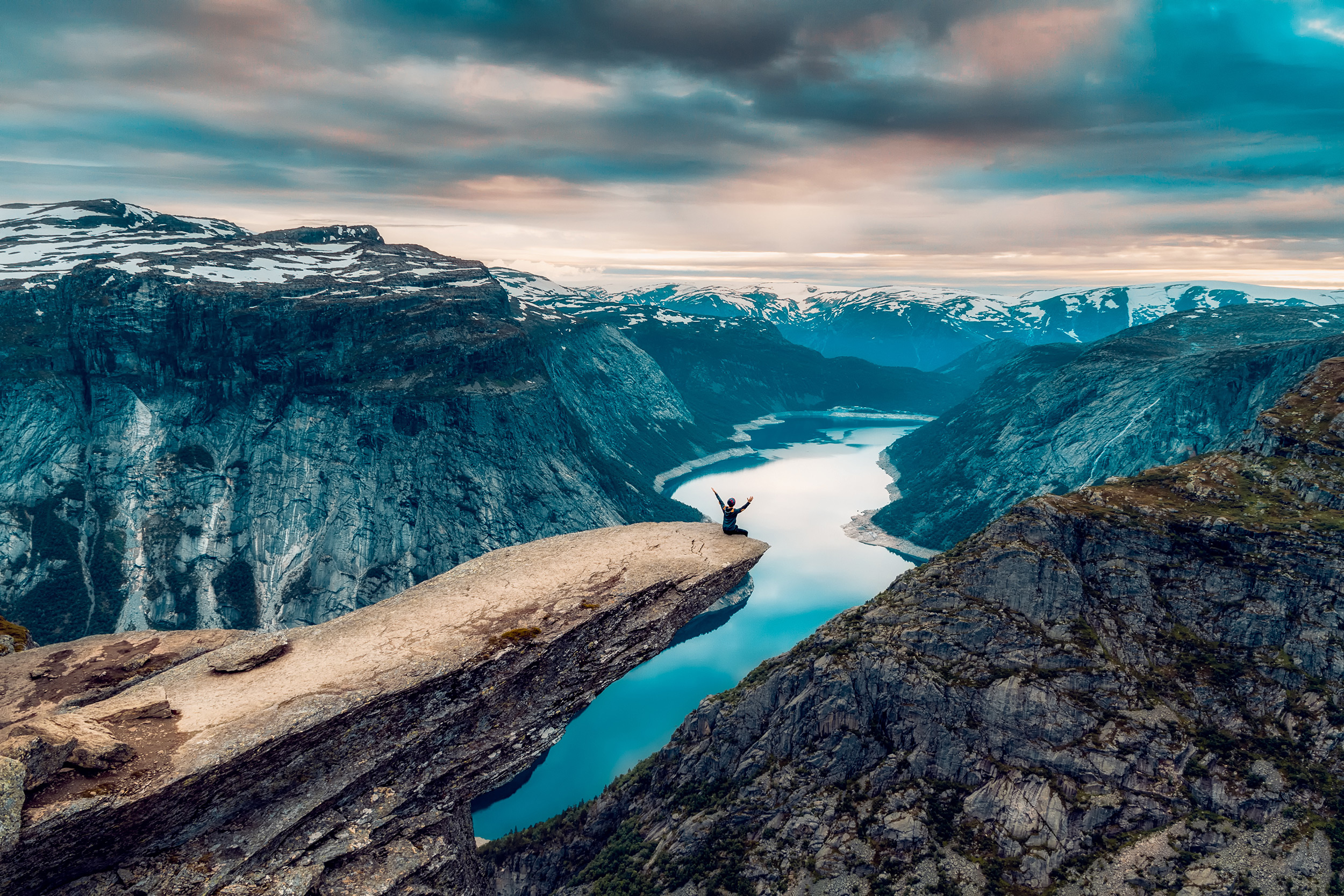 Norway hiking trail, Trolltunga wanderung, Stunning Norwegian landscapes, Unforgettable journey, 2500x1670 HD Desktop