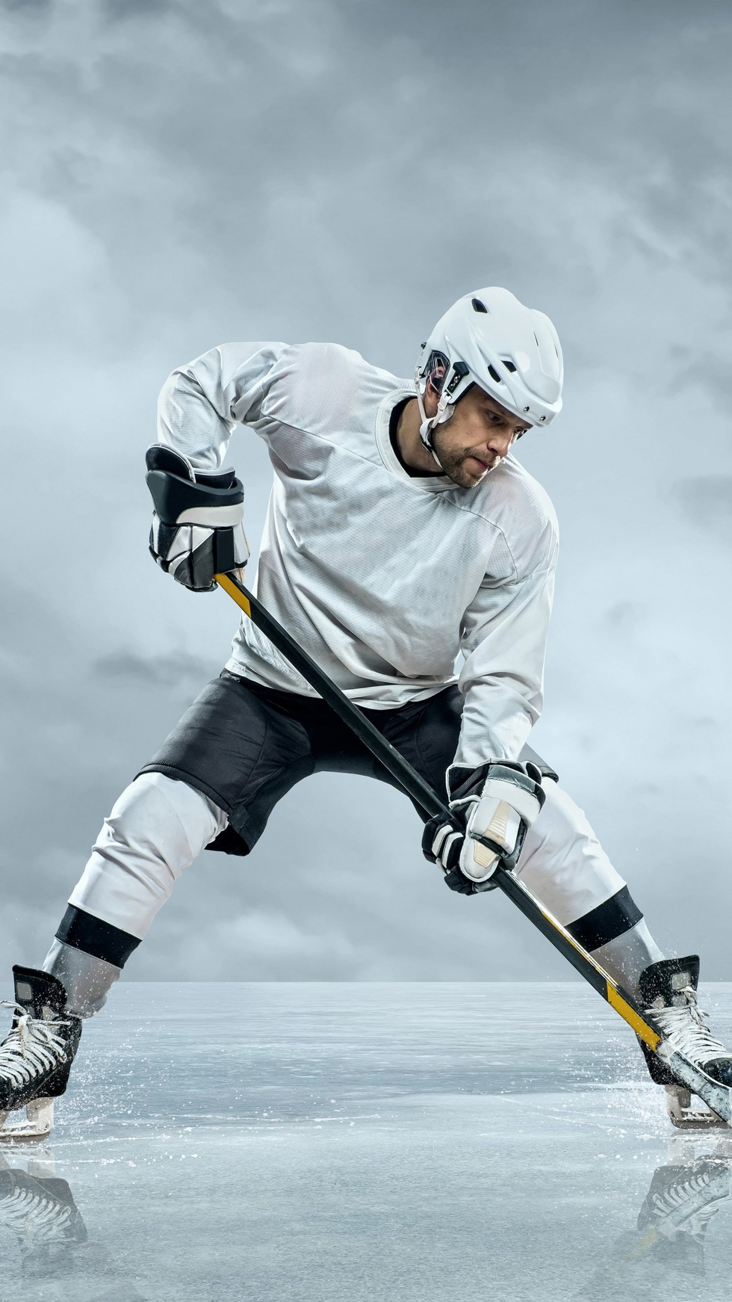 Ice Hockey, Intense gameplay, Puck action, Thrilling competition, 1440x2560 HD Handy