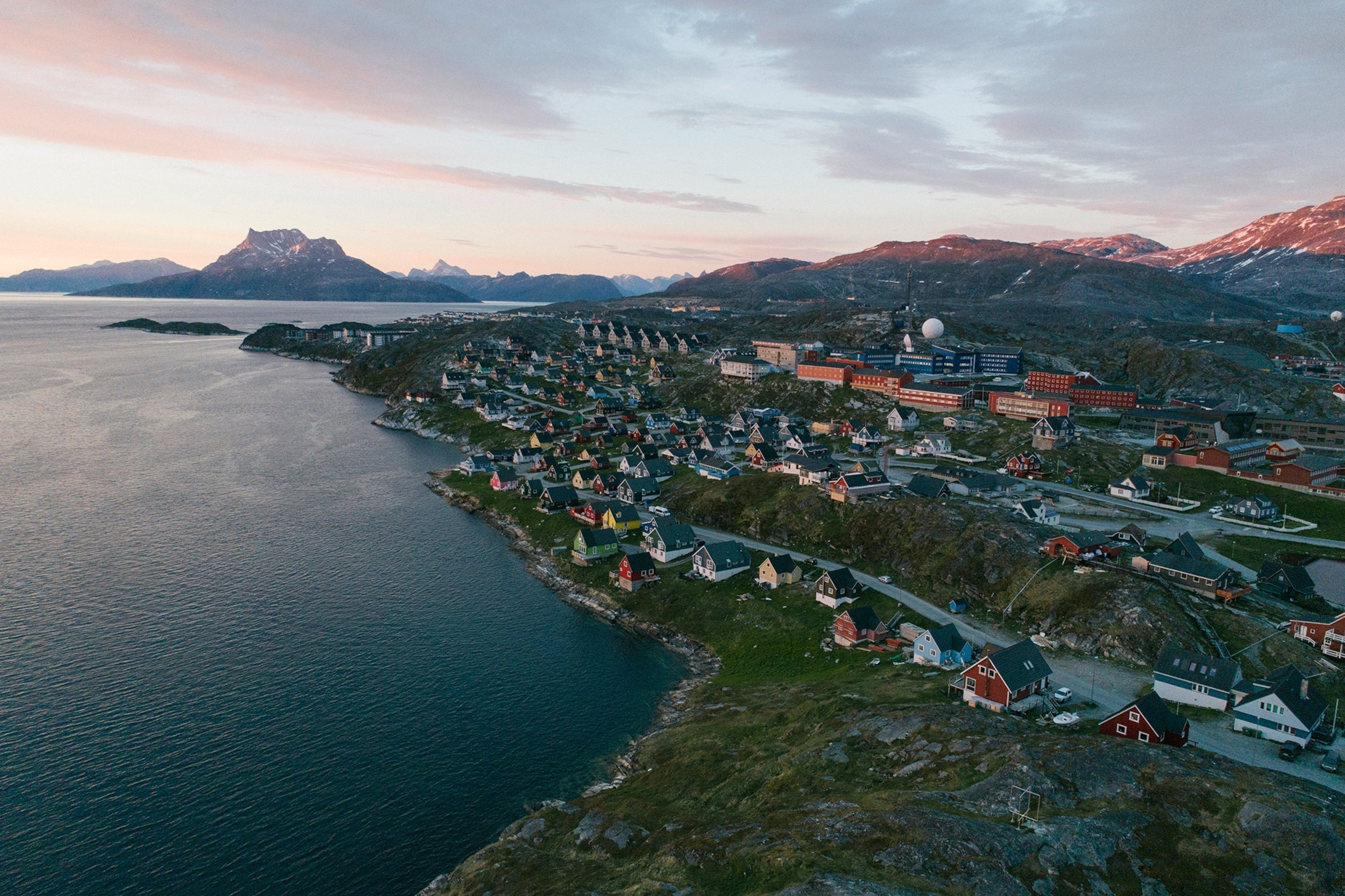 Nuuk (Greenland), Travel guide, 3080x2050 HD Desktop