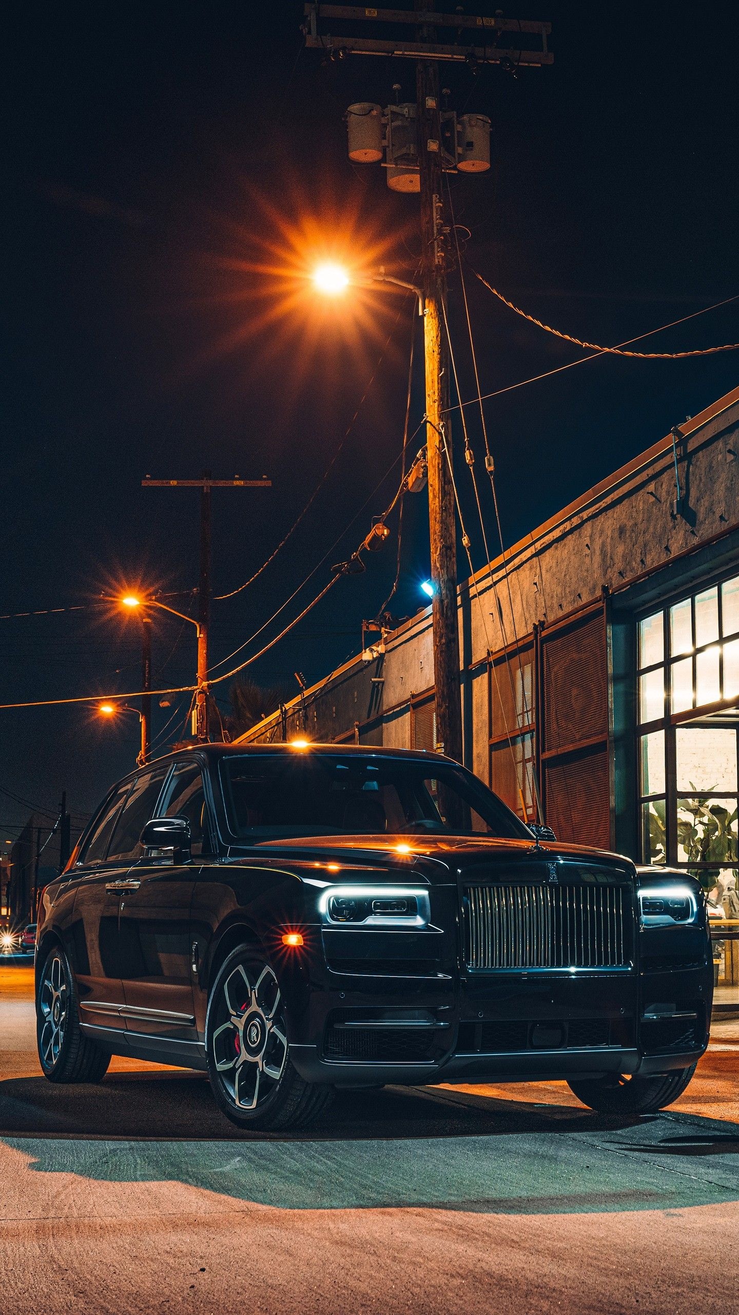 Rolls-Royce Cullinan, Ultimate luxury, Off-road capability, Impeccable craftsmanship, 1440x2560 HD Handy