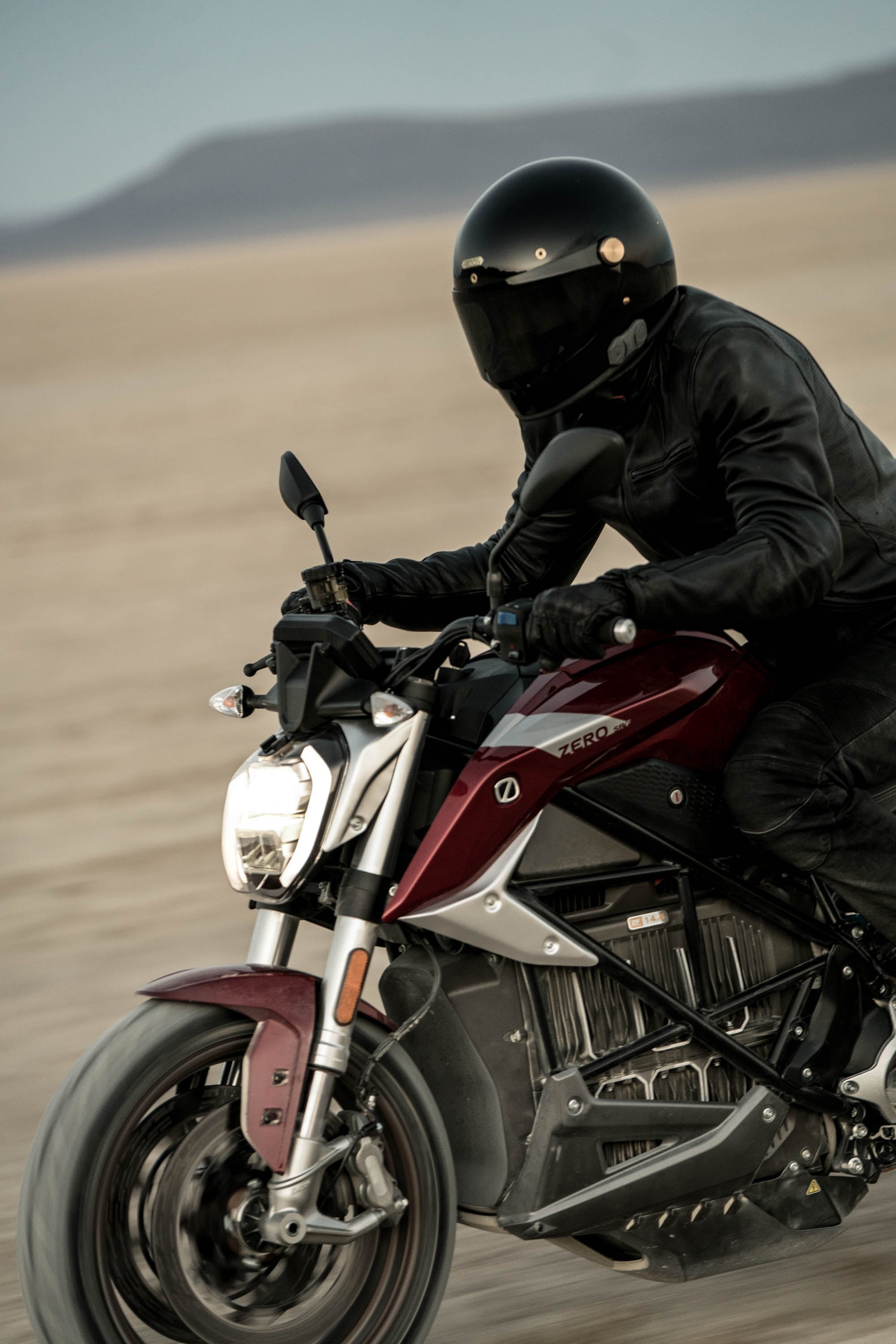 Zero SR/F, Advanced electric motorcycle, Cutting-edge technology, Futuristic design, 2010x3000 HD Phone