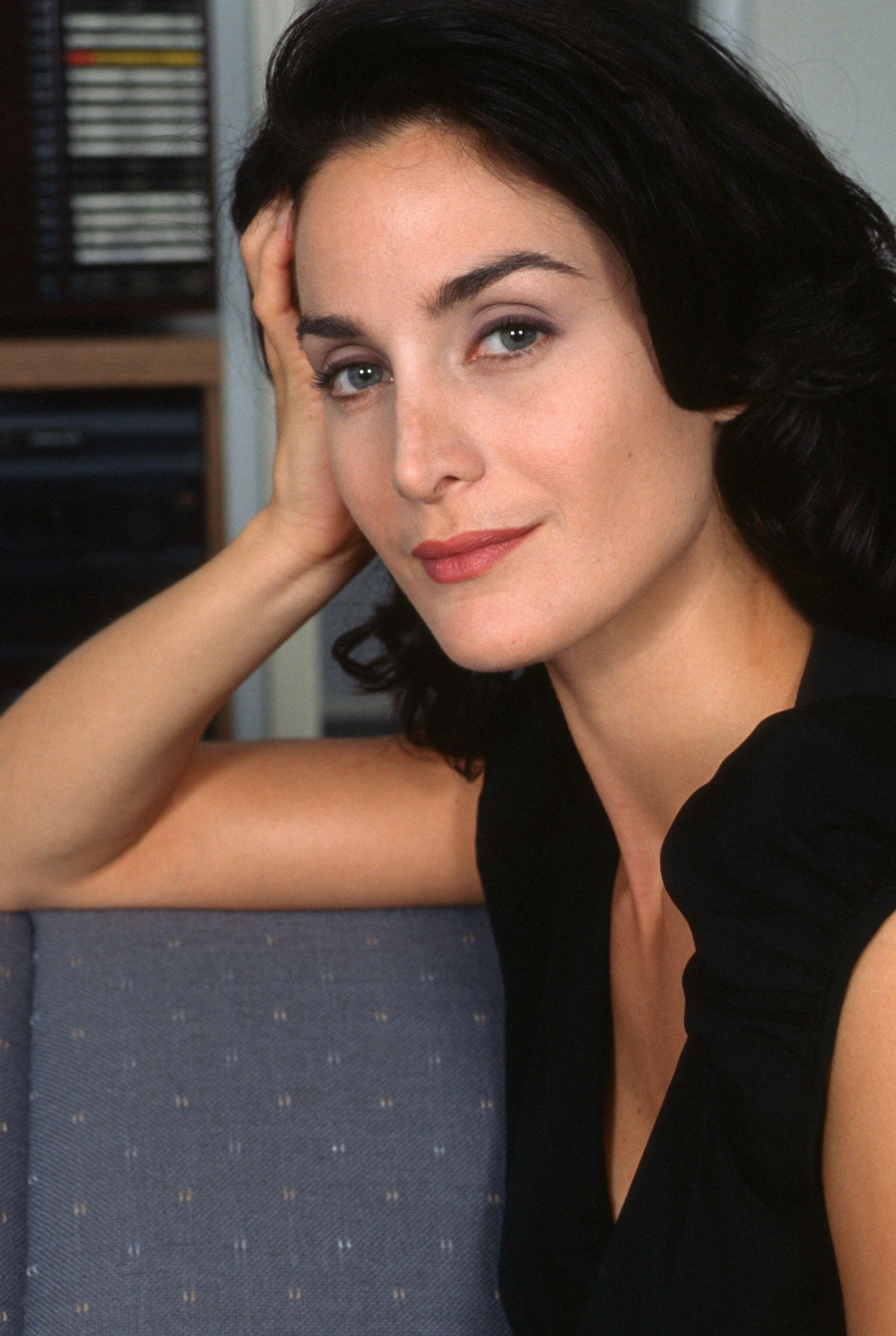 Carrie-Anne Moss, Influential entertainer, Diverse roles, Female celebrities, 2080x3100 HD Phone