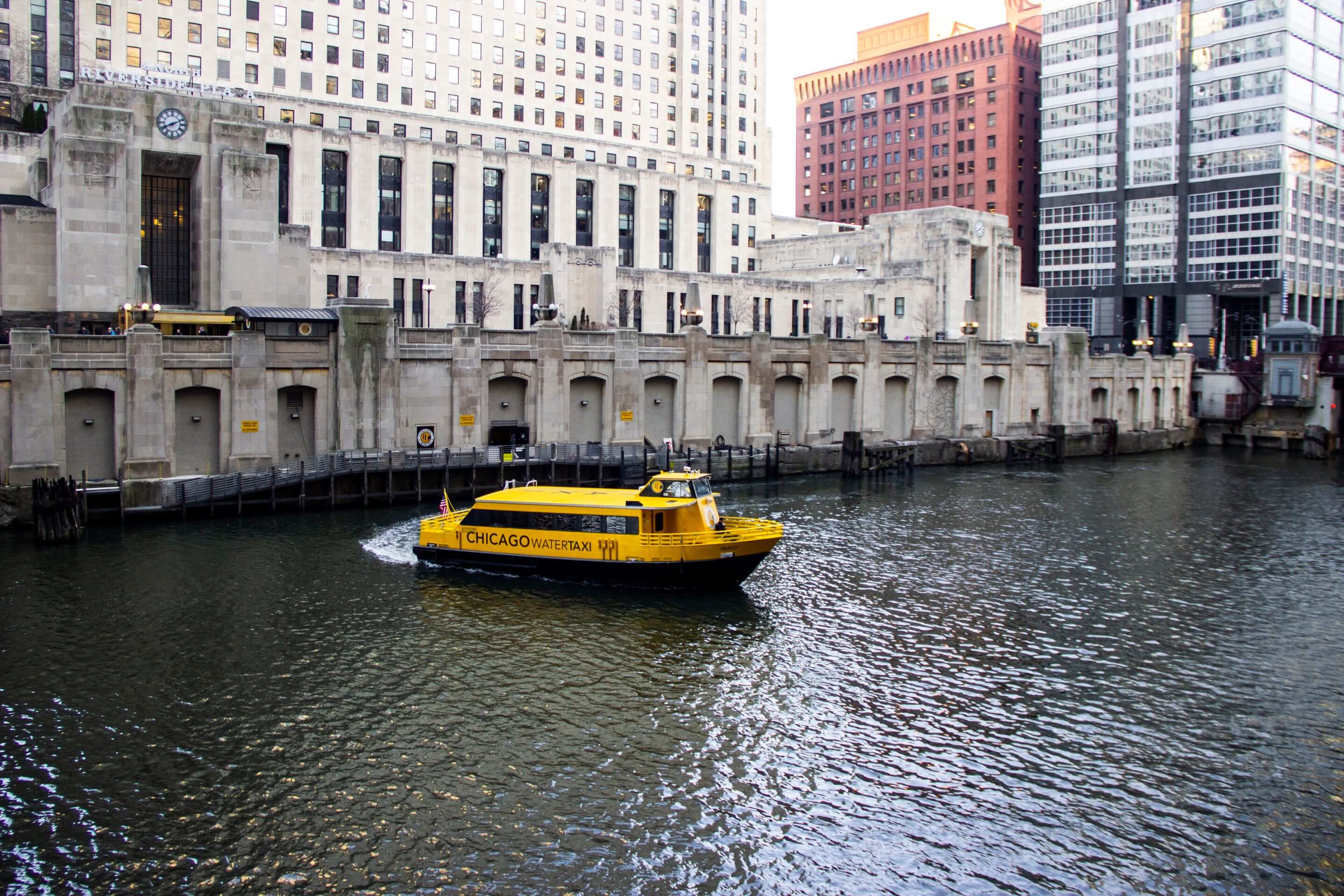 Water Taxi: Chicago's river transportation service, Provides connections to over eight different neighborhoods. 2880x1920 HD Wallpaper.