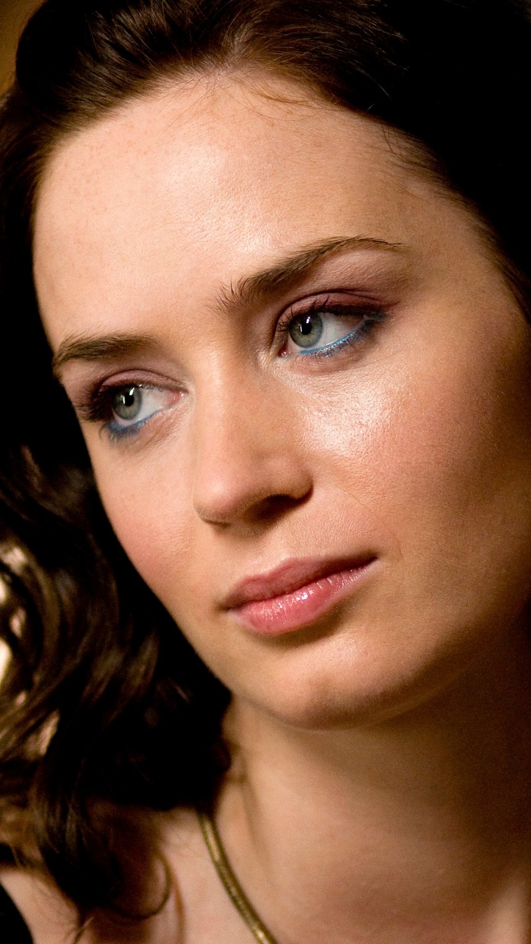 Emily Blunt: Was the face of Max Mara ad campaign in 2007. 1080x1920 Full HD Background.