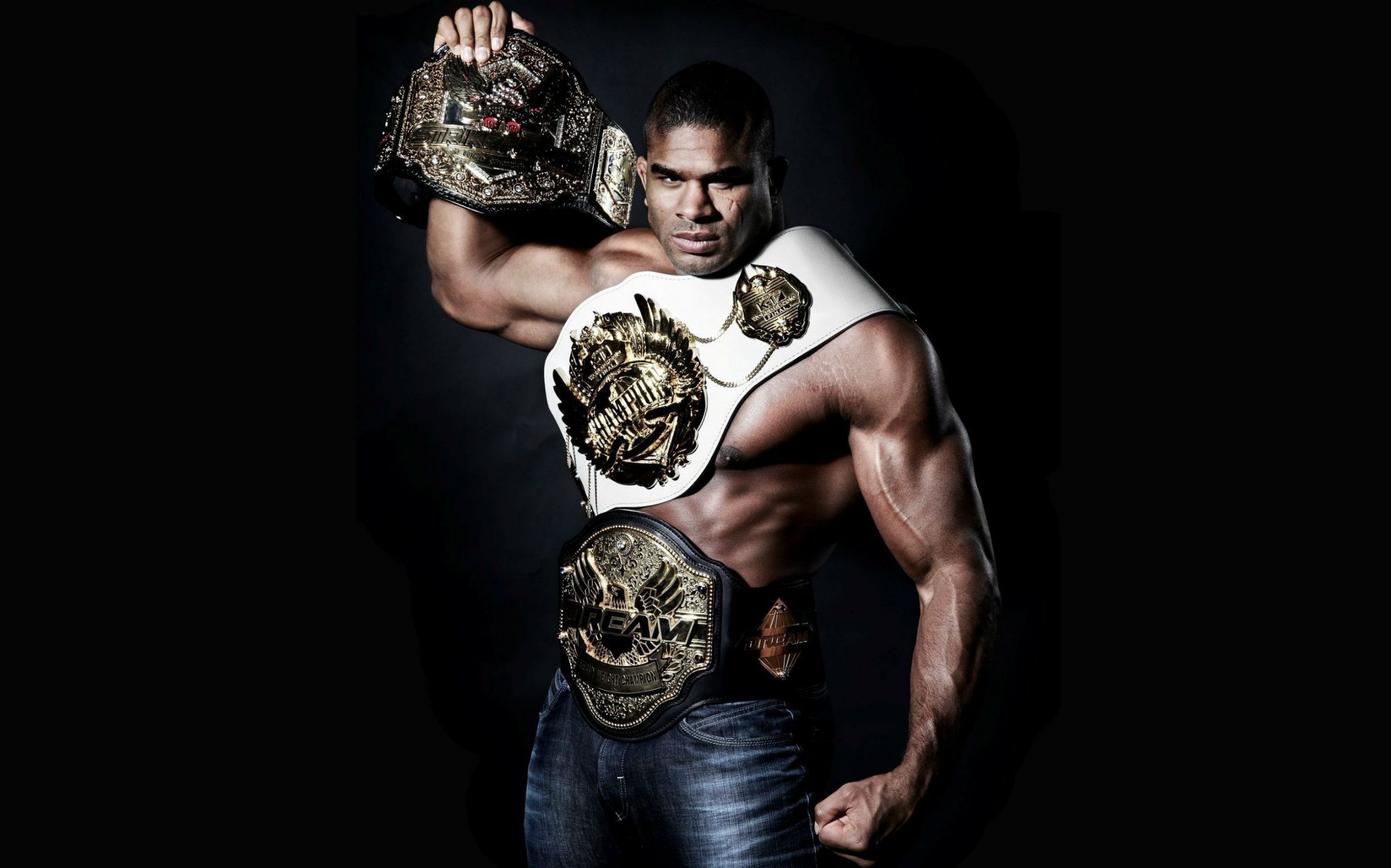 Combat Sports: Alistair Overeem, The Demolition Man, UFC, Strikeforce, DREAM and К-1Champion, Ultimate Fighting Championship, England, London. 2500x1560 HD Background.