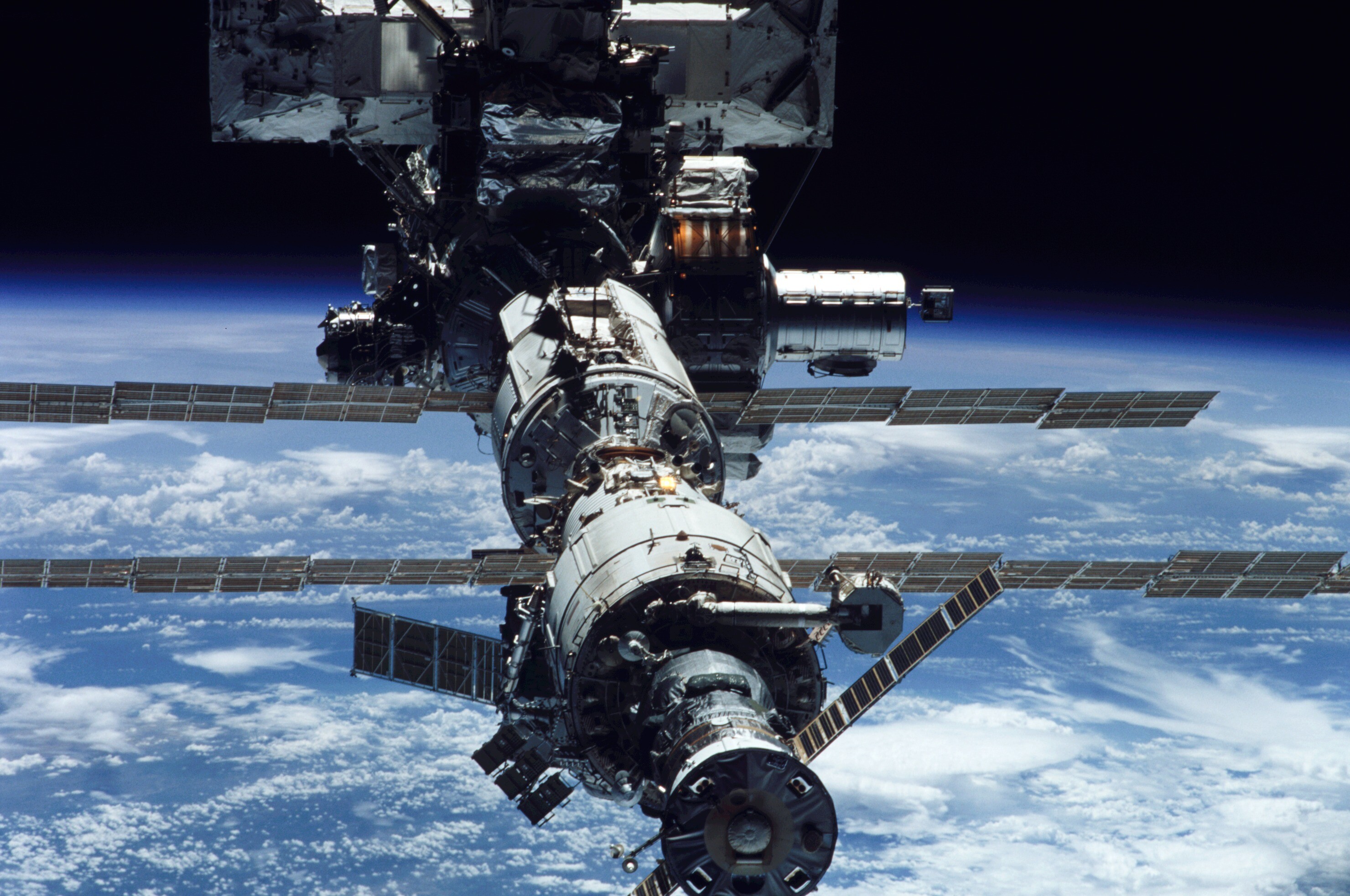 International Space Station: ISS, A co-operative program between Europe, the United States, Russia, Canada and Japan. 2960x1970 HD Wallpaper.