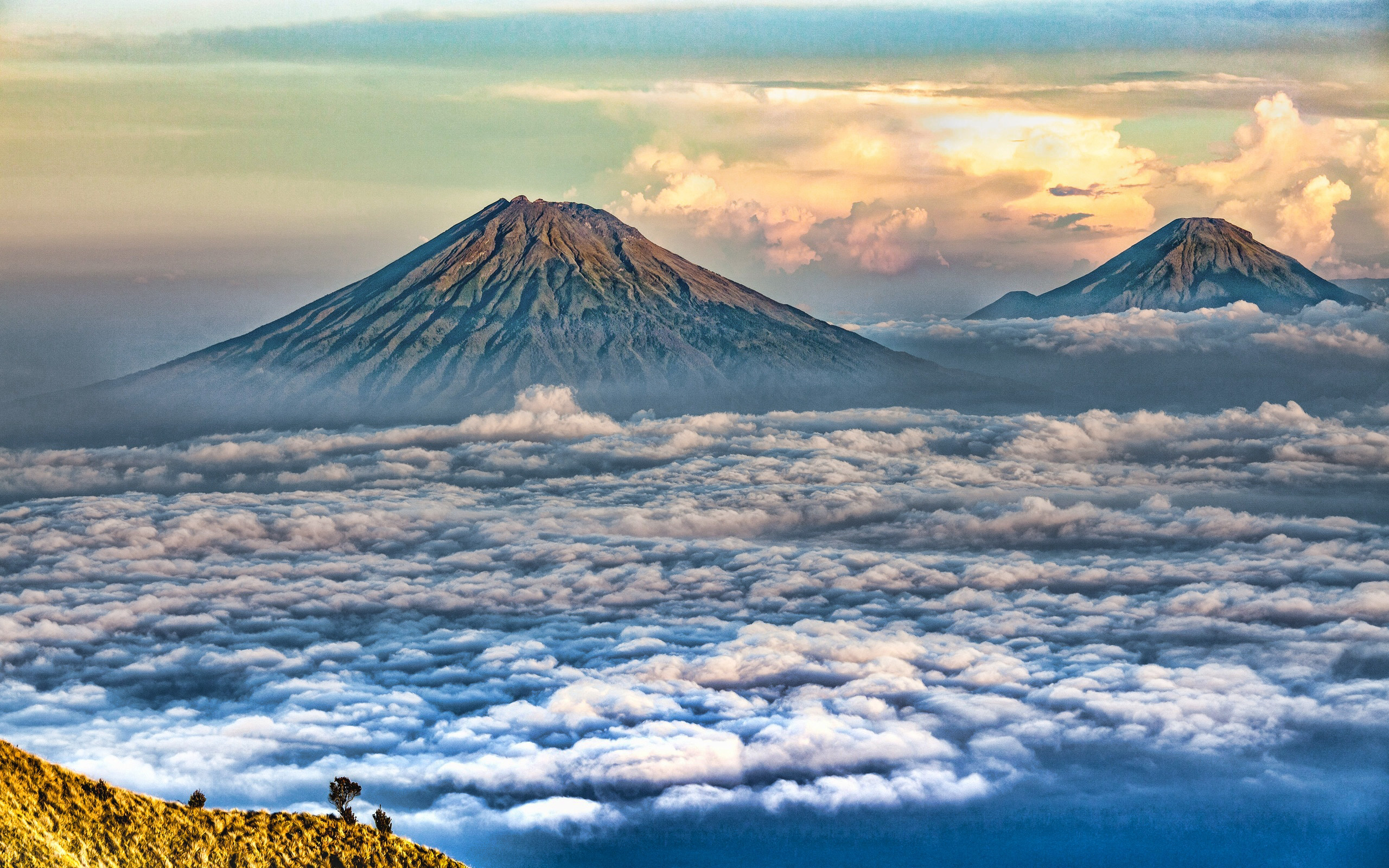 Merapi Volcano, Mount Merapi HDR, Mountains stratovolcano, Java Indonesia, 2560x1600 HD Desktop