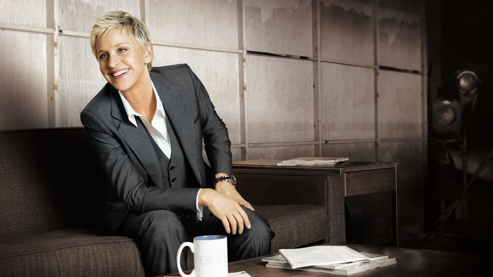 Ellen DeGeneres: A well-known television personality, particularly in the category of stand-up comedians. 1920x1080 Full HD Wallpaper.