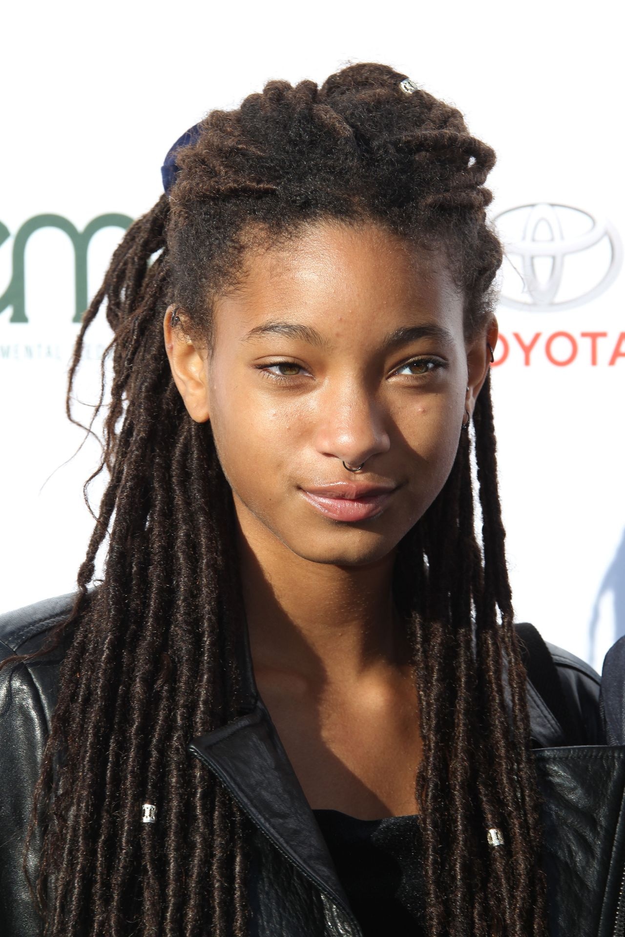 Willow Smith, EMA Awards appearance, Red carpet style, Celebrity fashion, 1280x1920 HD Phone