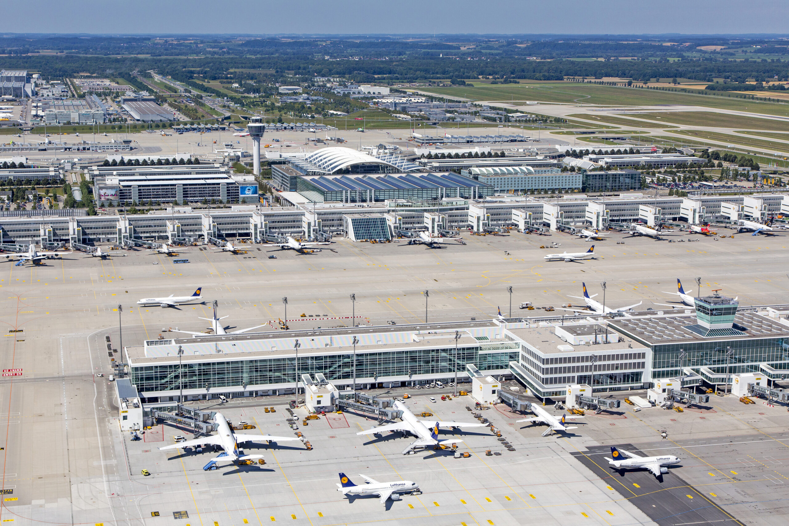 Munich International Airport, Terminal 1, Resumes operations, News, 2560x1710 HD Desktop