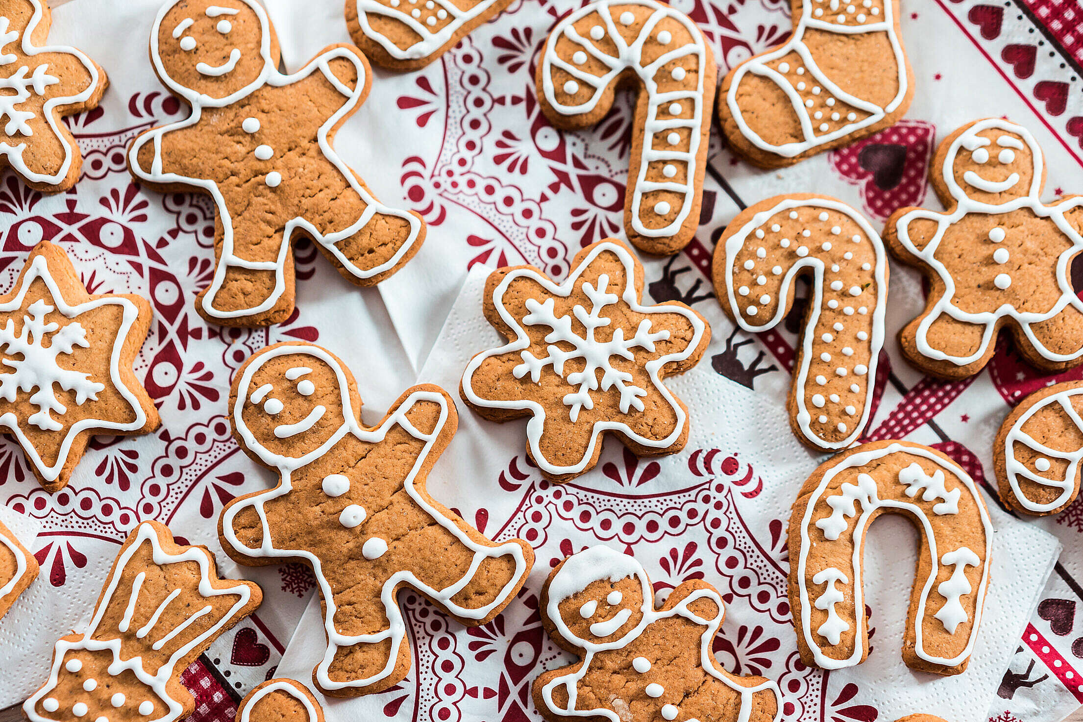Gingerbread Man, Traditional holiday cookies, Classic gingerbread recipe, Heartwarming flavors, 2210x1480 HD Desktop