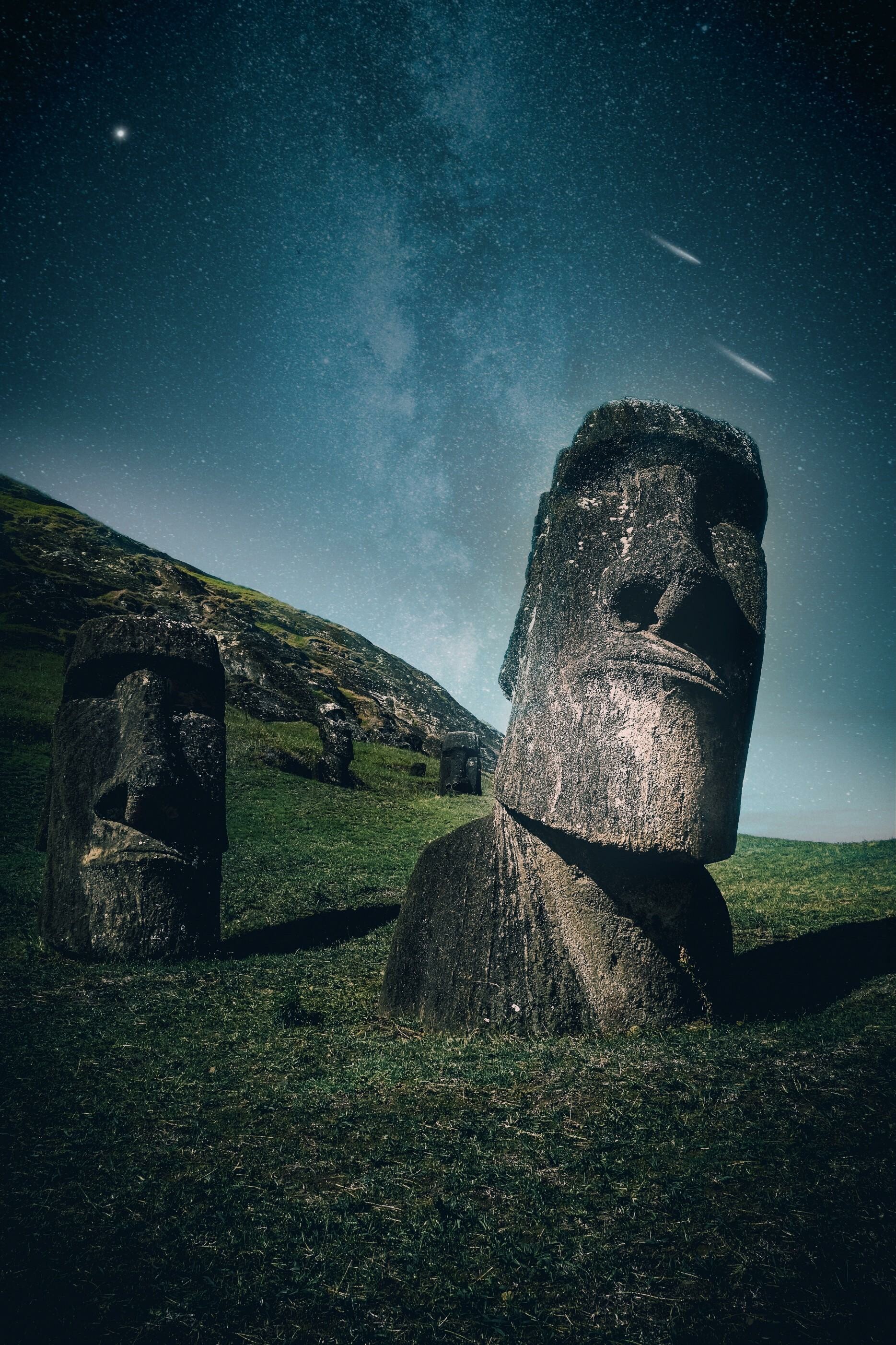 Moai: The tallest statue erected, called Paro, was almost 33 ft high and weighed 82 tonnes. 1870x2810 HD Background.