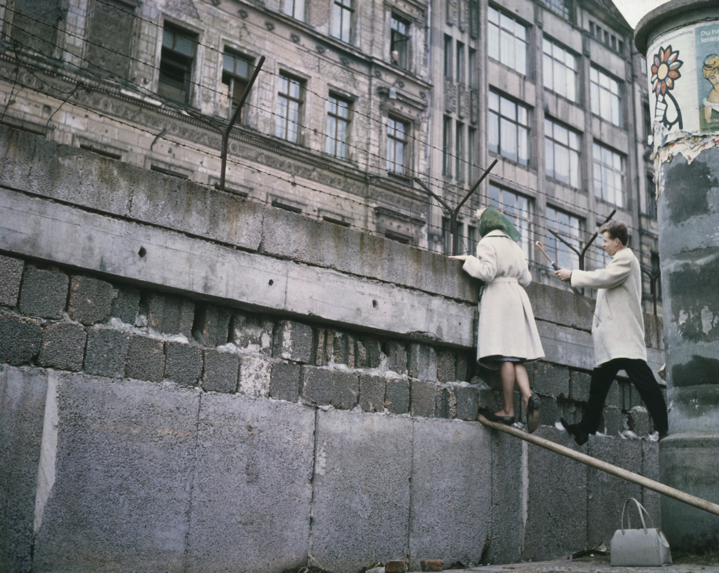 Berlin Wall, Day it fell, Time, Historic event, 2410x1920 HD Desktop