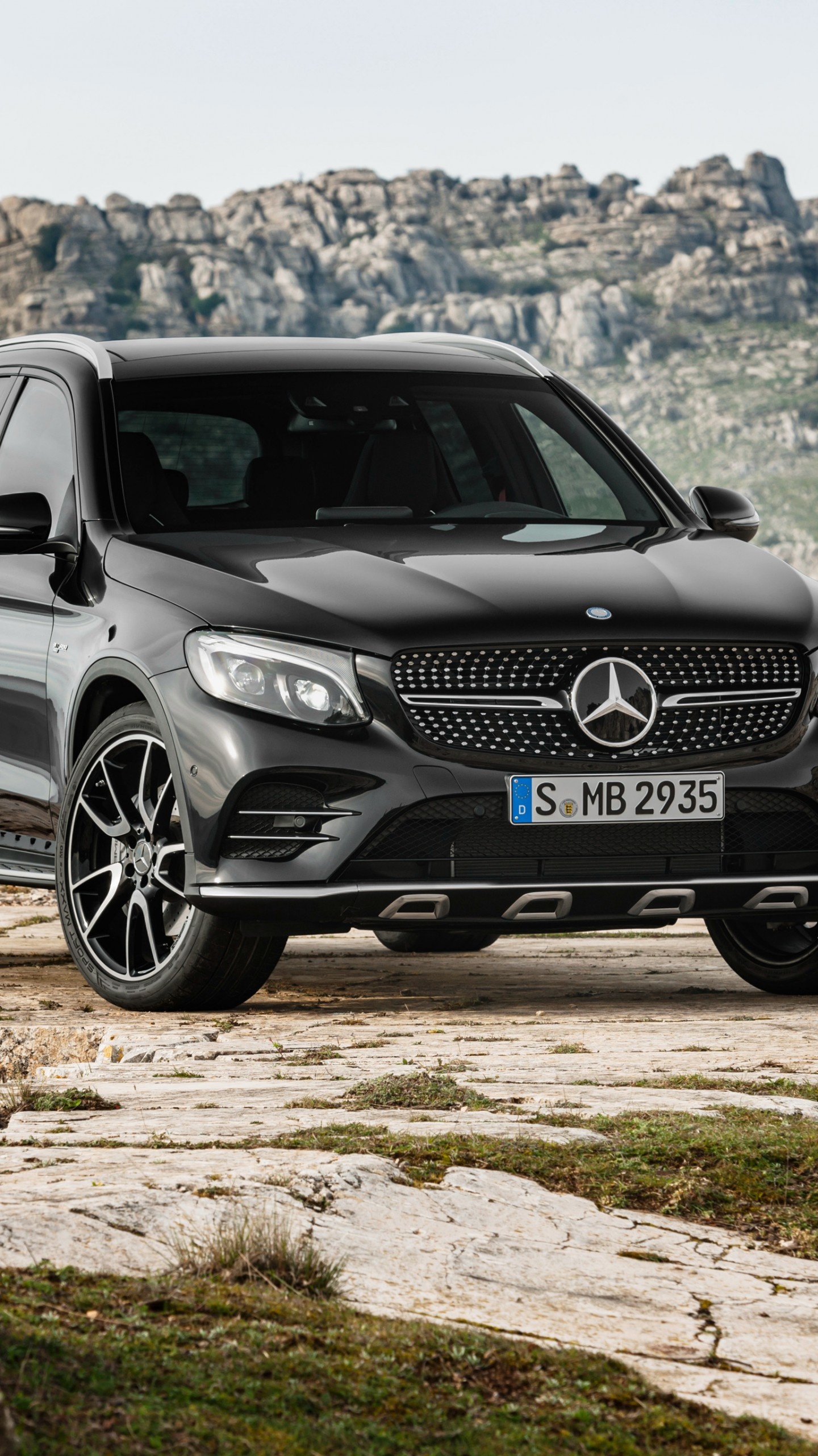 Mercedes-Benz GLC, NYIAS 2016, Crossover black, Cars and bikes, 1440x2560 HD Phone