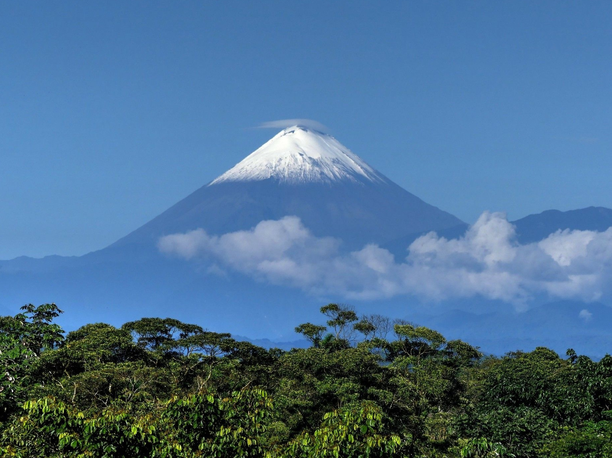 Sangay Volcano, Volcan Sangay, Ecuador landscape, National parks, 2050x1540 HD Desktop