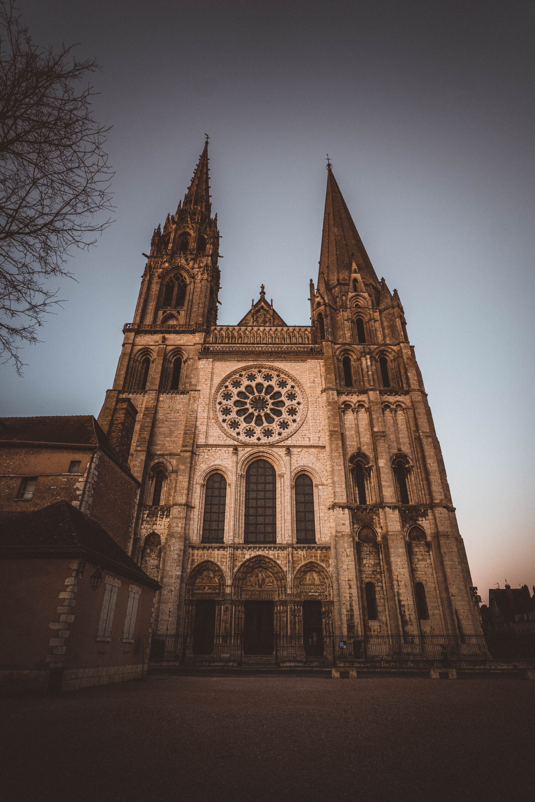 Best things to do, Chartres, Solosophie guide, 1710x2560 HD Phone