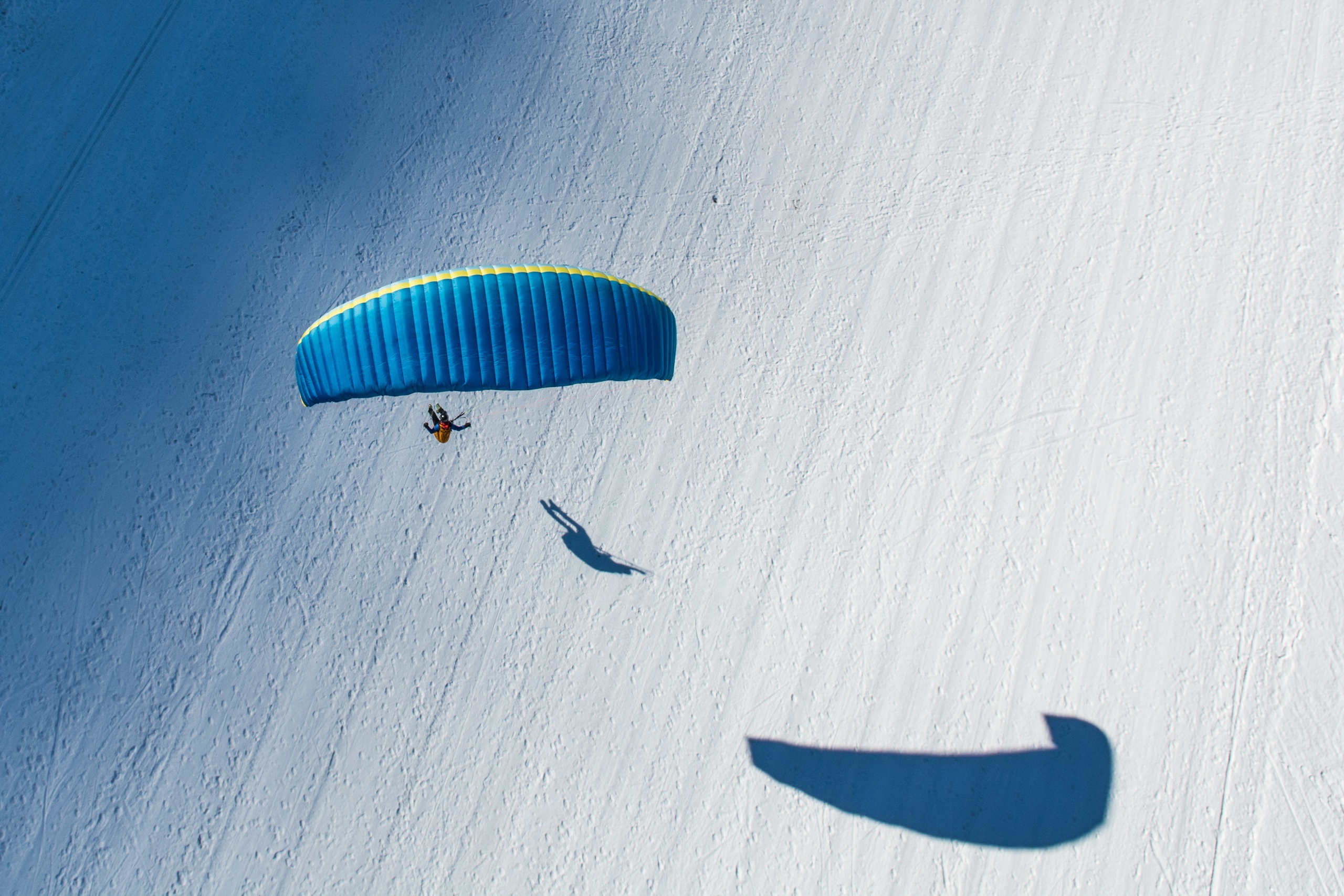 Paragliding: Paraglider landing procedure, Foot-launched aircraft. 2560x1710 HD Background.