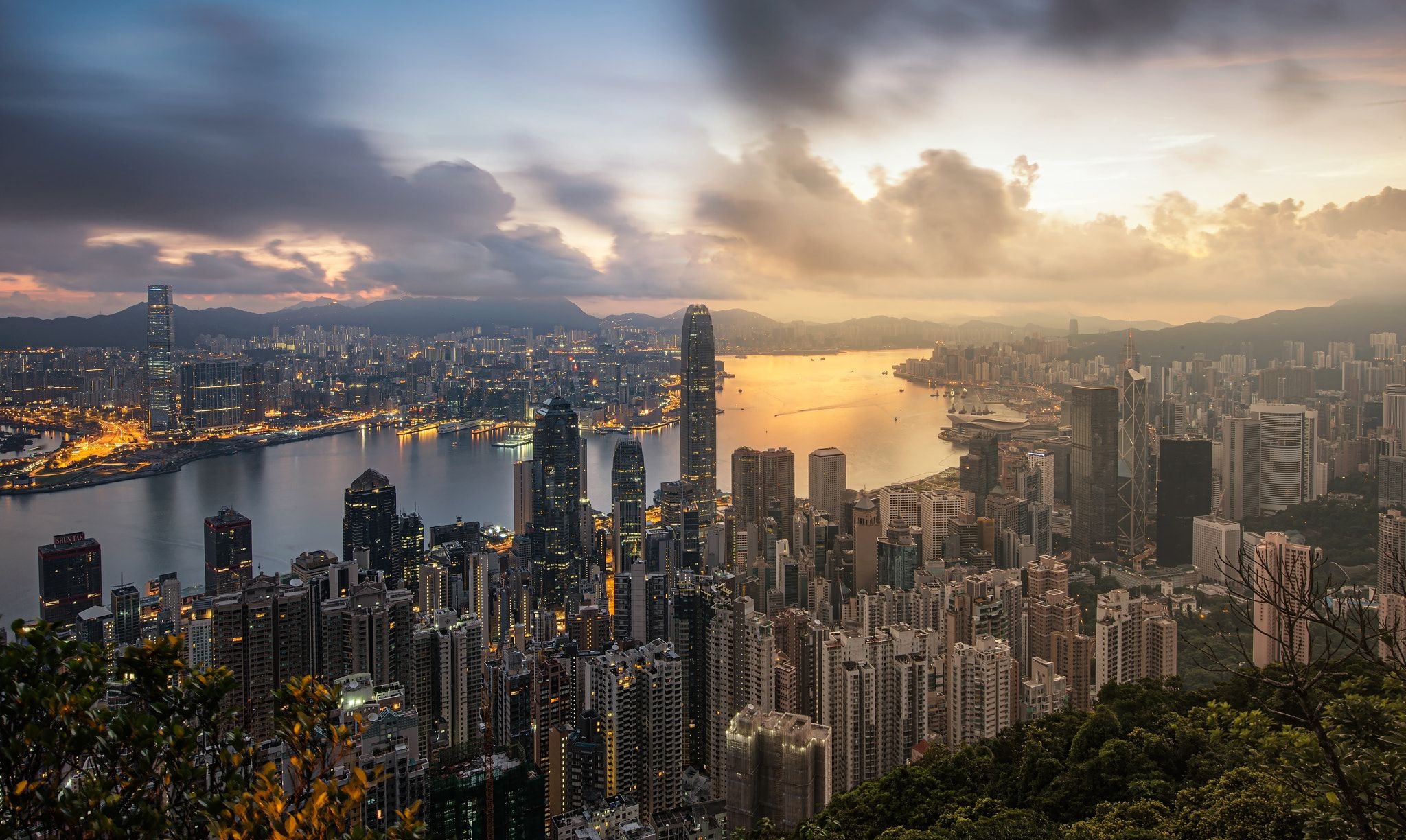 City Skylines, Hong Kong, Day and night, Urban panorama, 2050x1230 HD Desktop