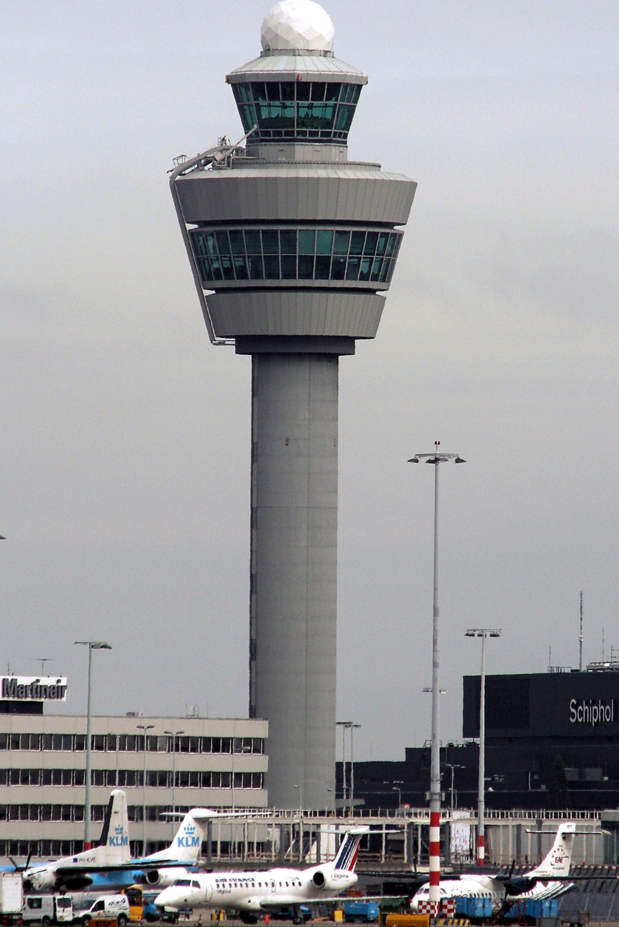 Amsterdam-Schiphol Airport, Haarlemmermeer, Netherlands, AMS, 2060x3080 HD Handy
