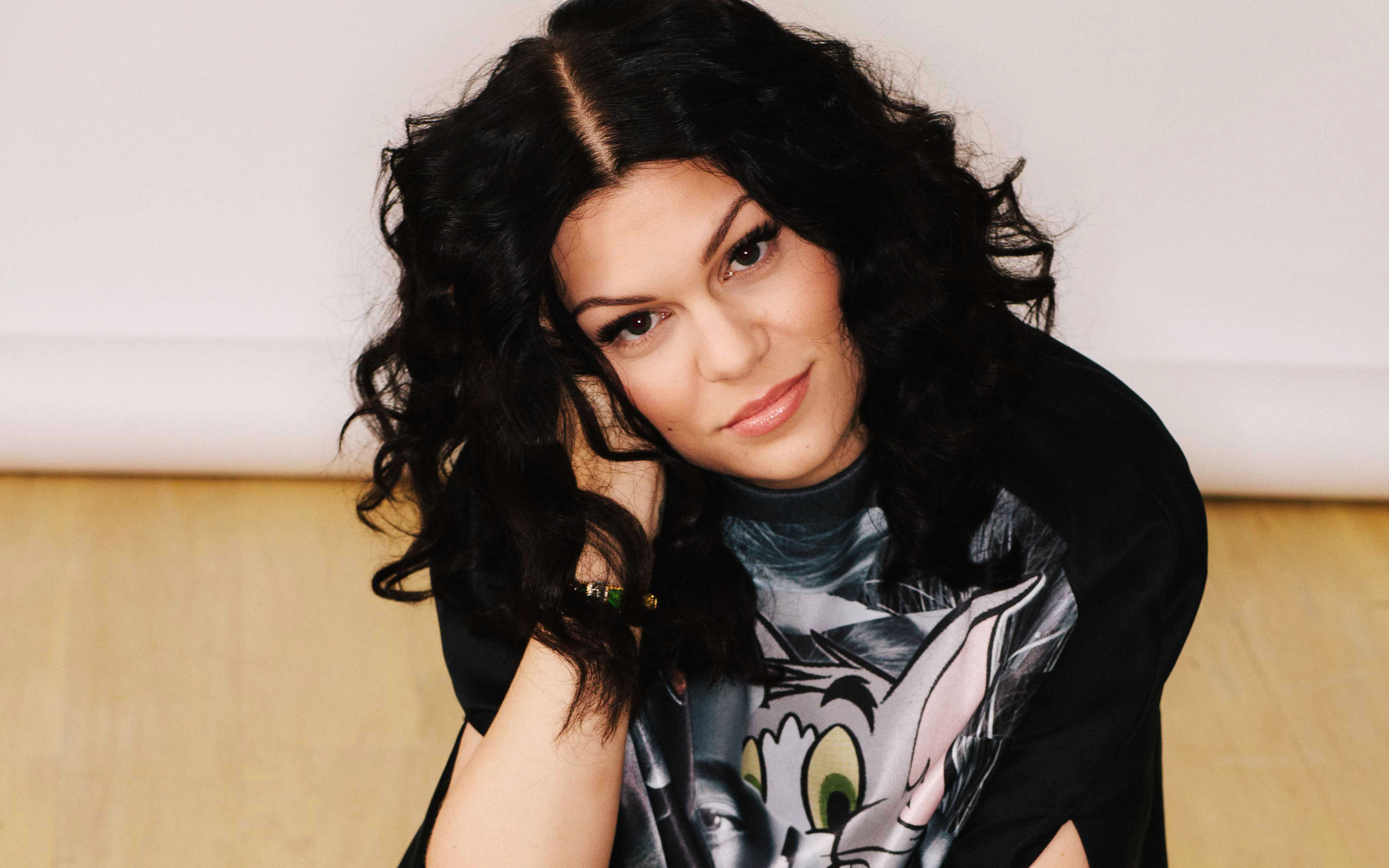 Jessie J, British singer, Portrait, Smile, 2560x1600 HD Desktop