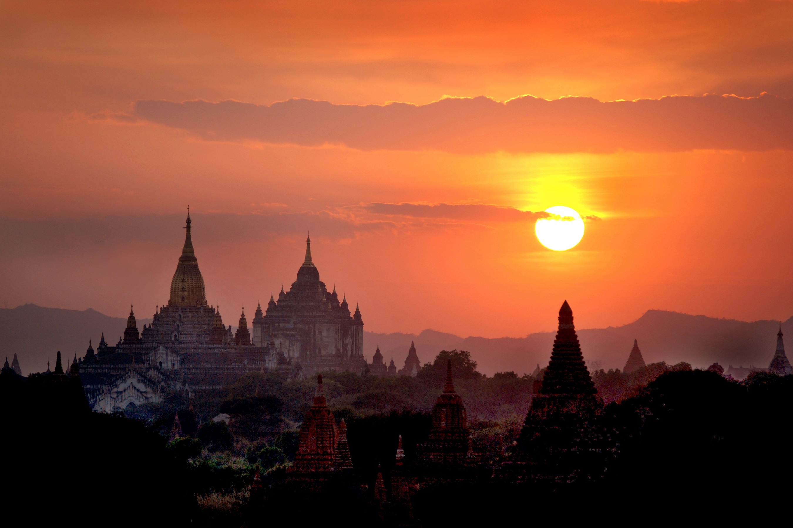 Ko Wai Kyi Moe, Bagan sunset view, Asia Pacific Superyachts, 2700x1800 HD Desktop