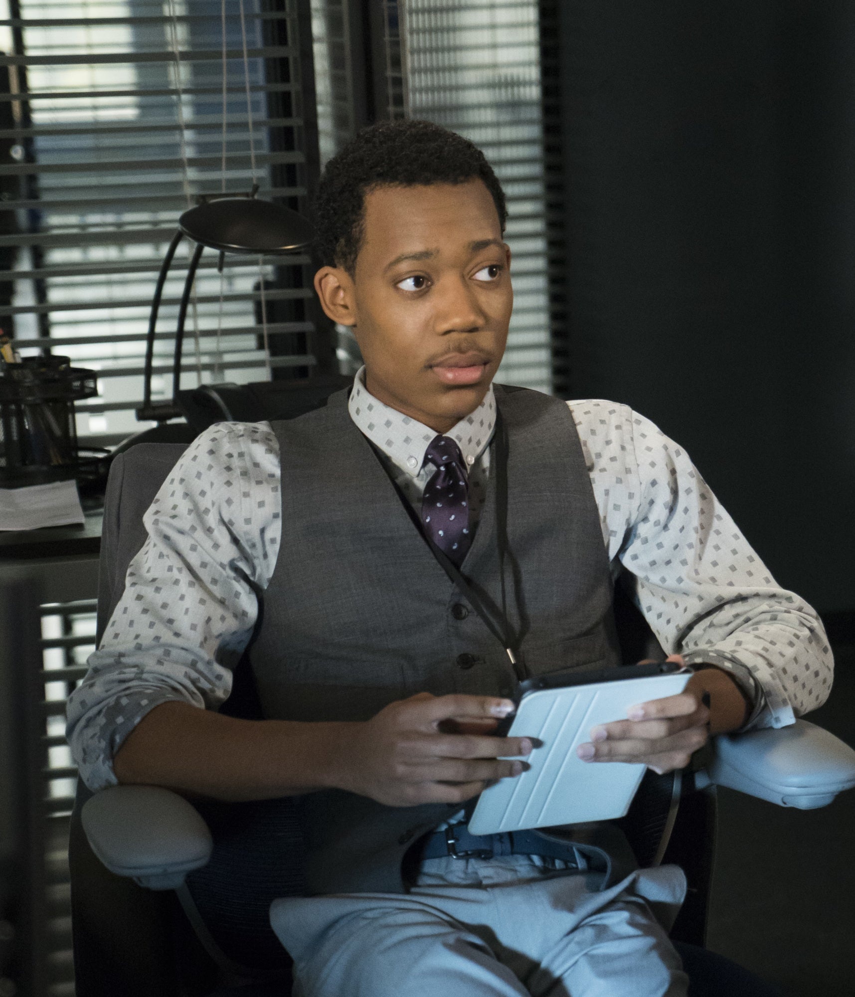 Tyler James Williams, The Walking Dead, Joining Criminal Minds, Triumph of talent, 1720x2000 HD Handy