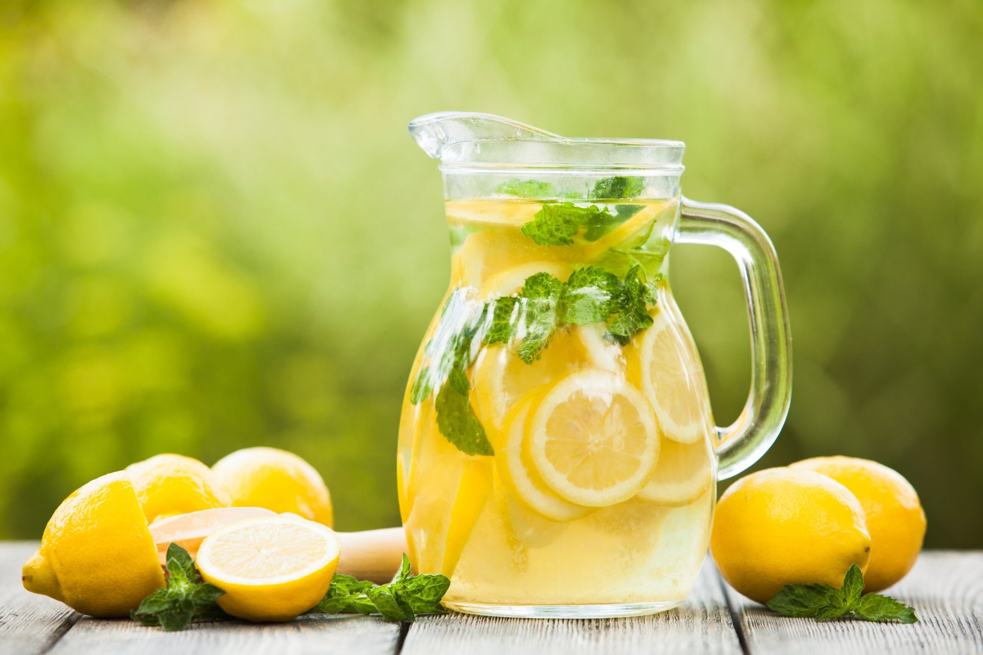 Lemon: Lemonade, a popular warm-weather beverage. 1920x1280 HD Background.