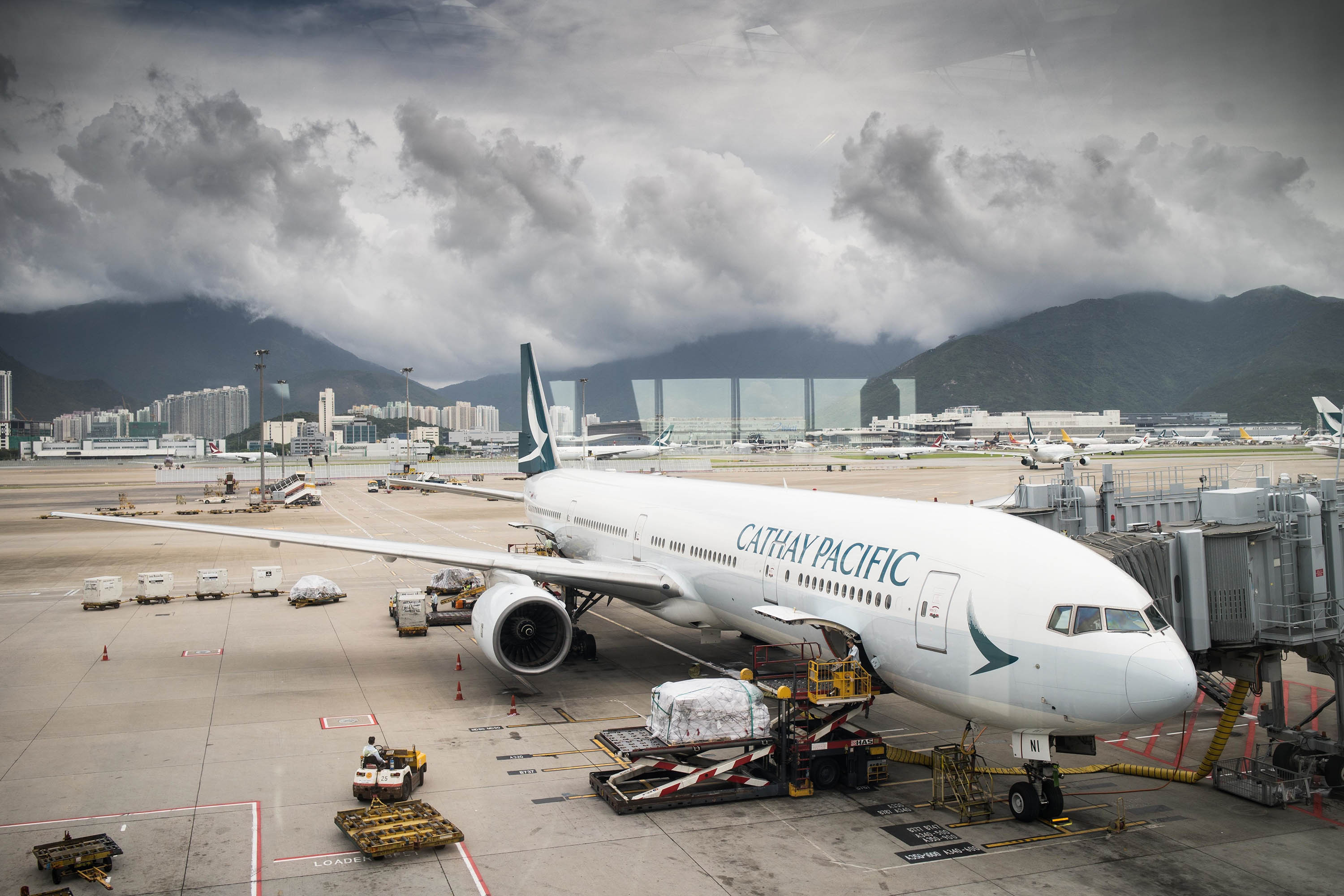 Cathay Pacific, business class tickets, pricing error, discounted fares, 3000x2000 HD Desktop