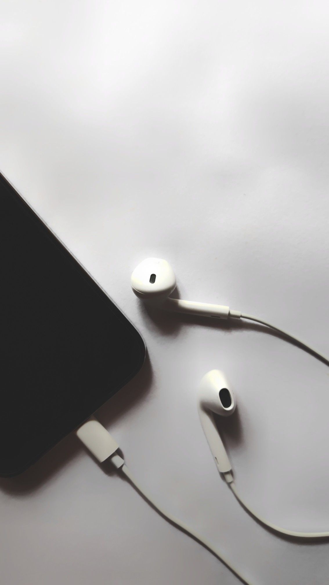 Headphones, White earphones, Black background, Wallpaper photos, 1140x2020 HD Handy