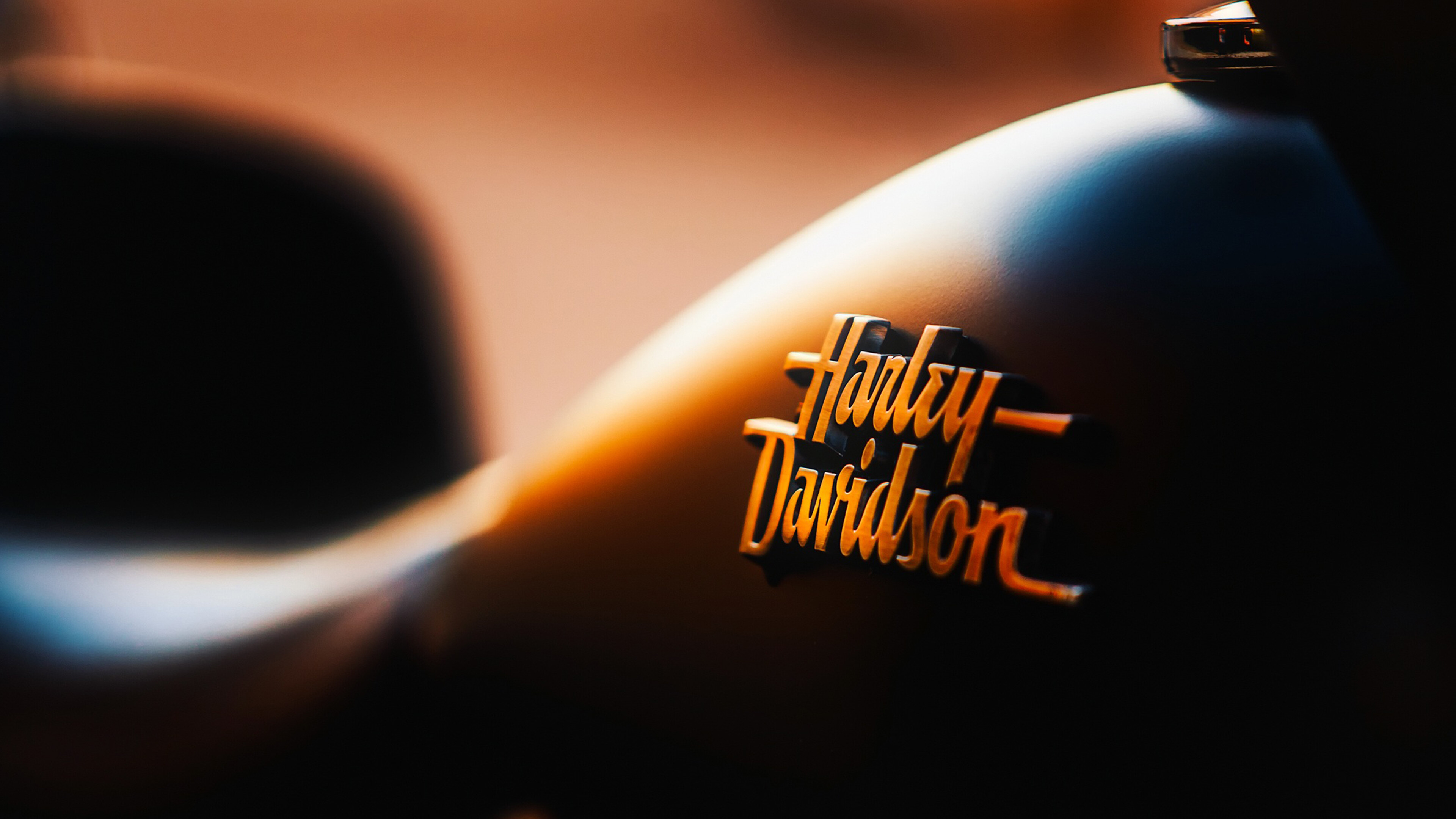 Harley-Davidson: The company manufactures its motorcycles at factories in York, Pennsylvania and Milwaukee, Wisconsin. 3840x2160 4K Wallpaper.