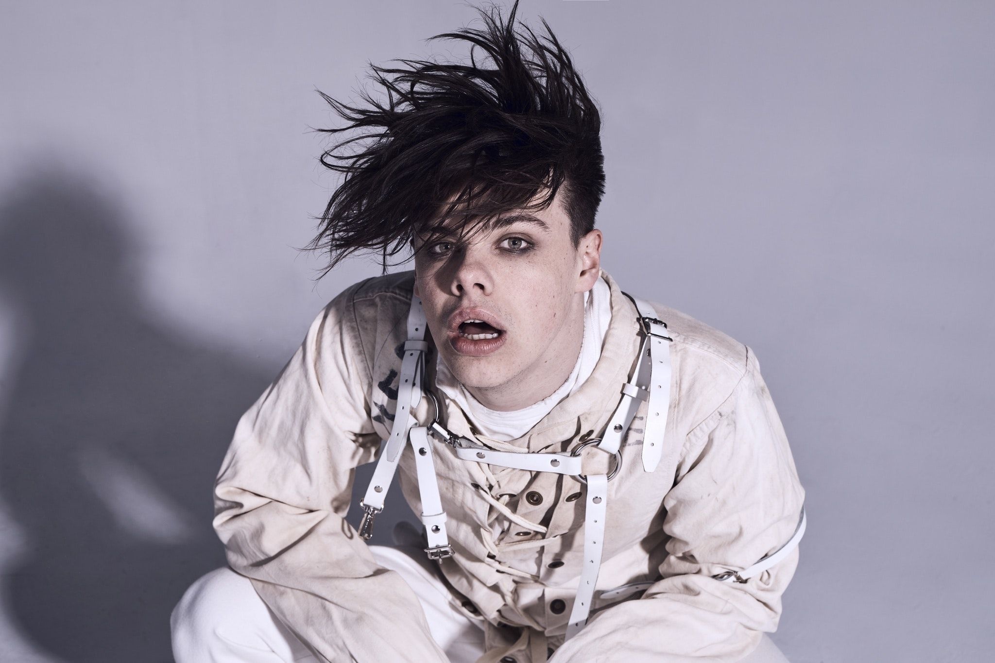 Yungblud Wallpapers - Top Free Yungblud Backgrounds 2050x1370