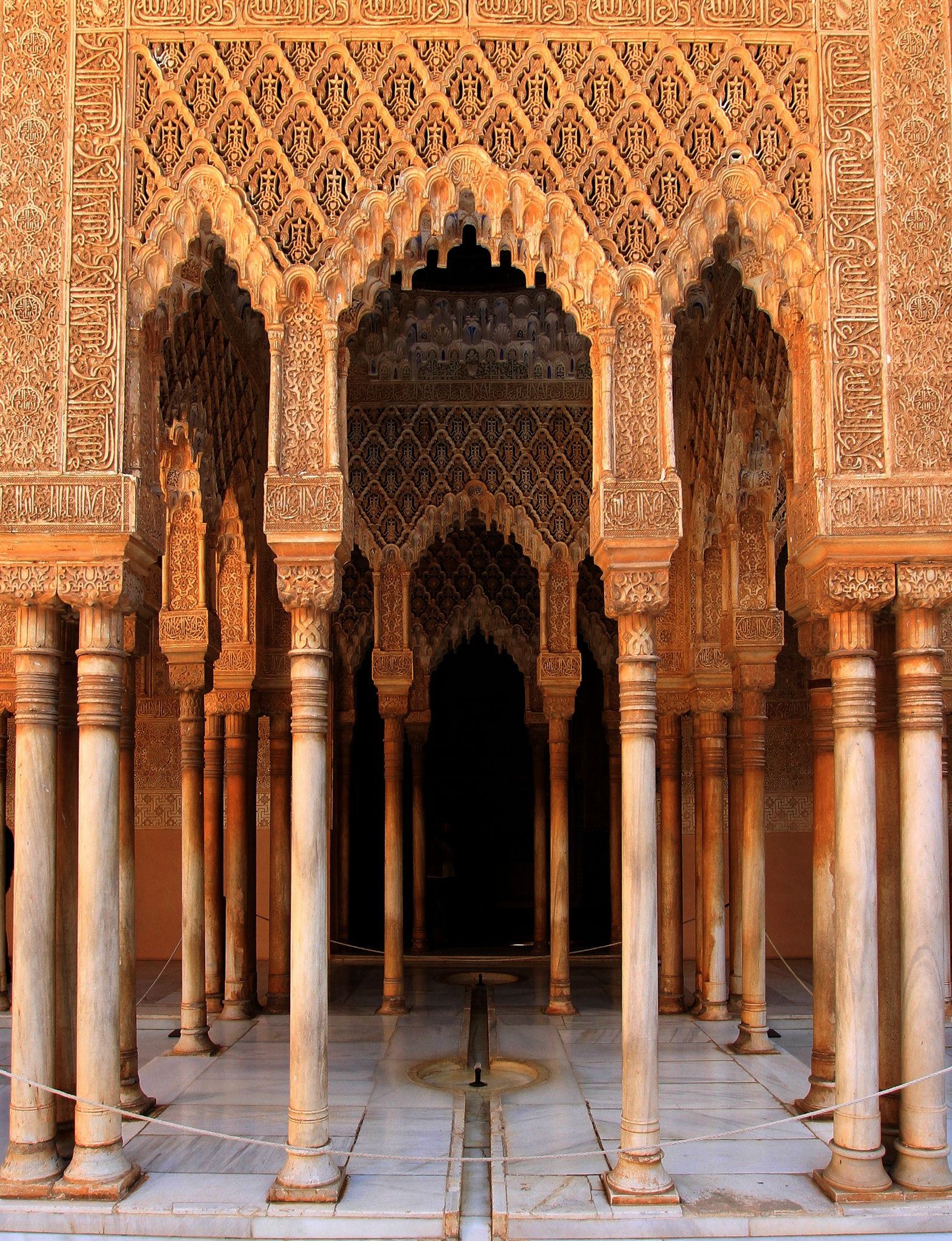 Alhambra Palace, Granada Spain, 1580x2050 HD Handy