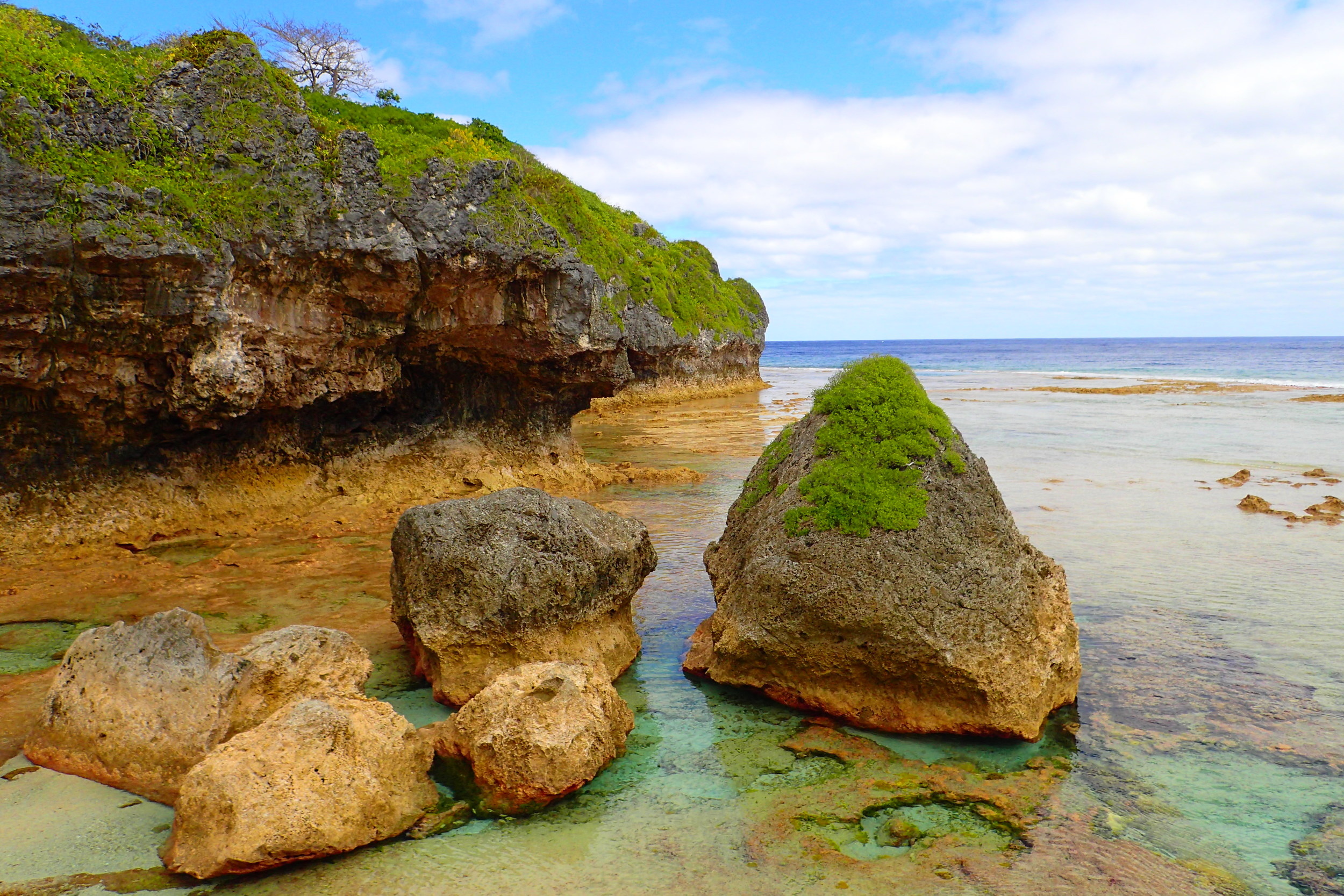 Niue, Unspoiled nature, Unique wildlife, Off-the-beaten-path destination, 2500x1670 HD Desktop
