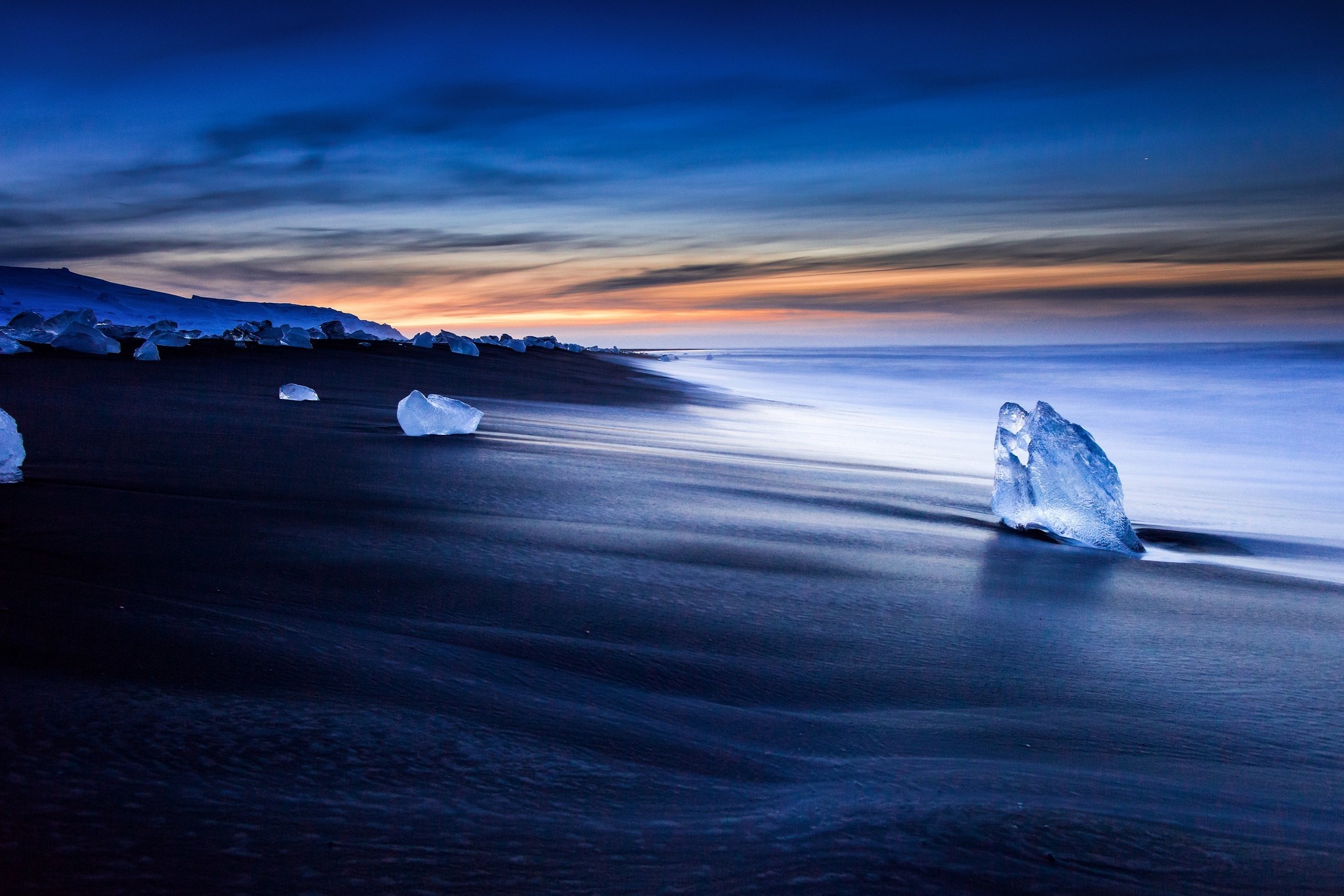 Arctic Ocean, sunlight landscape mountains, night nature reflection, sky photography, 2050x1370 HD Desktop