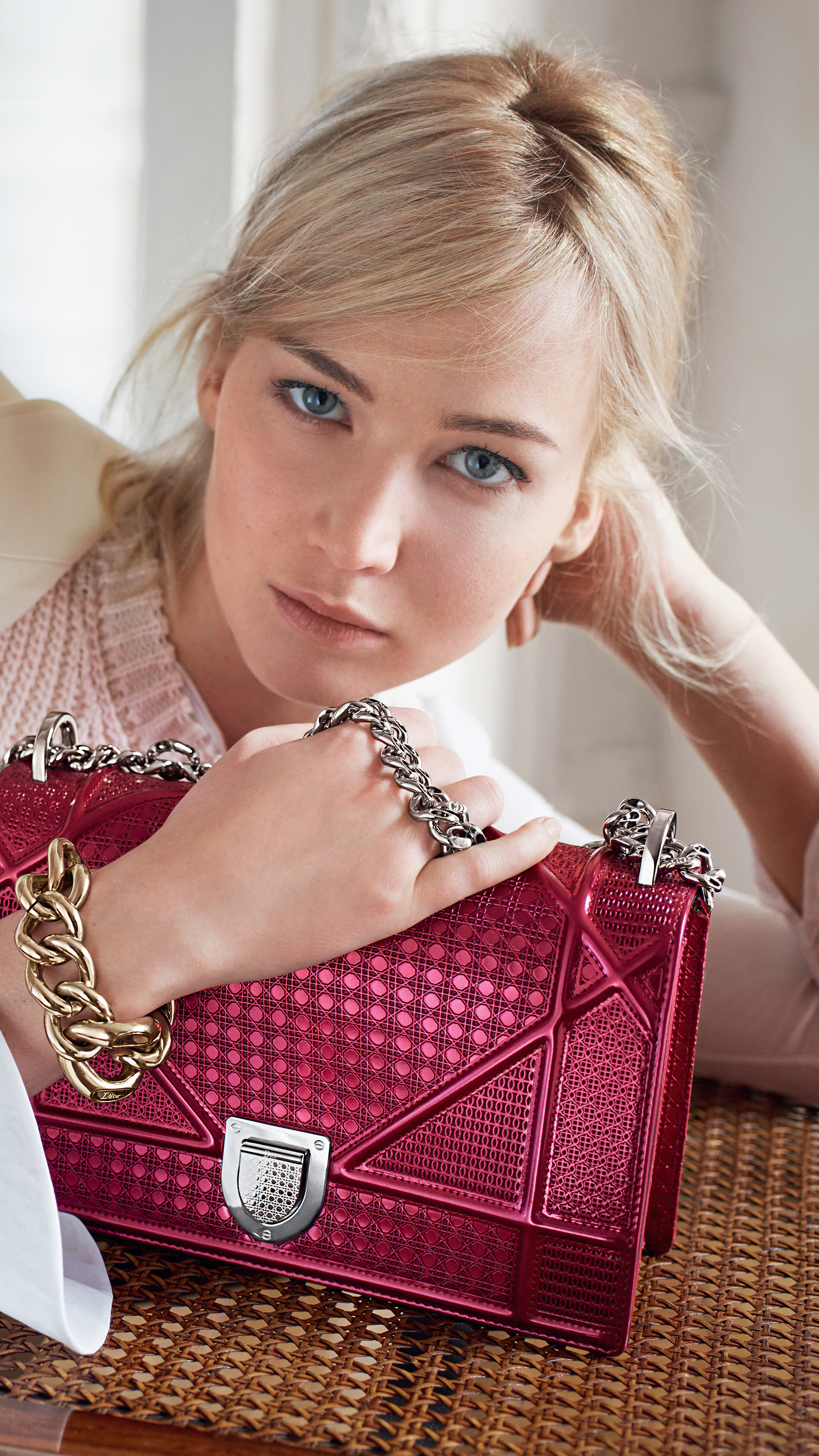 Dior: Jennifer Lawrence, Spring-summer 2016 handbag campaign. 2160x3840 4K Background.
