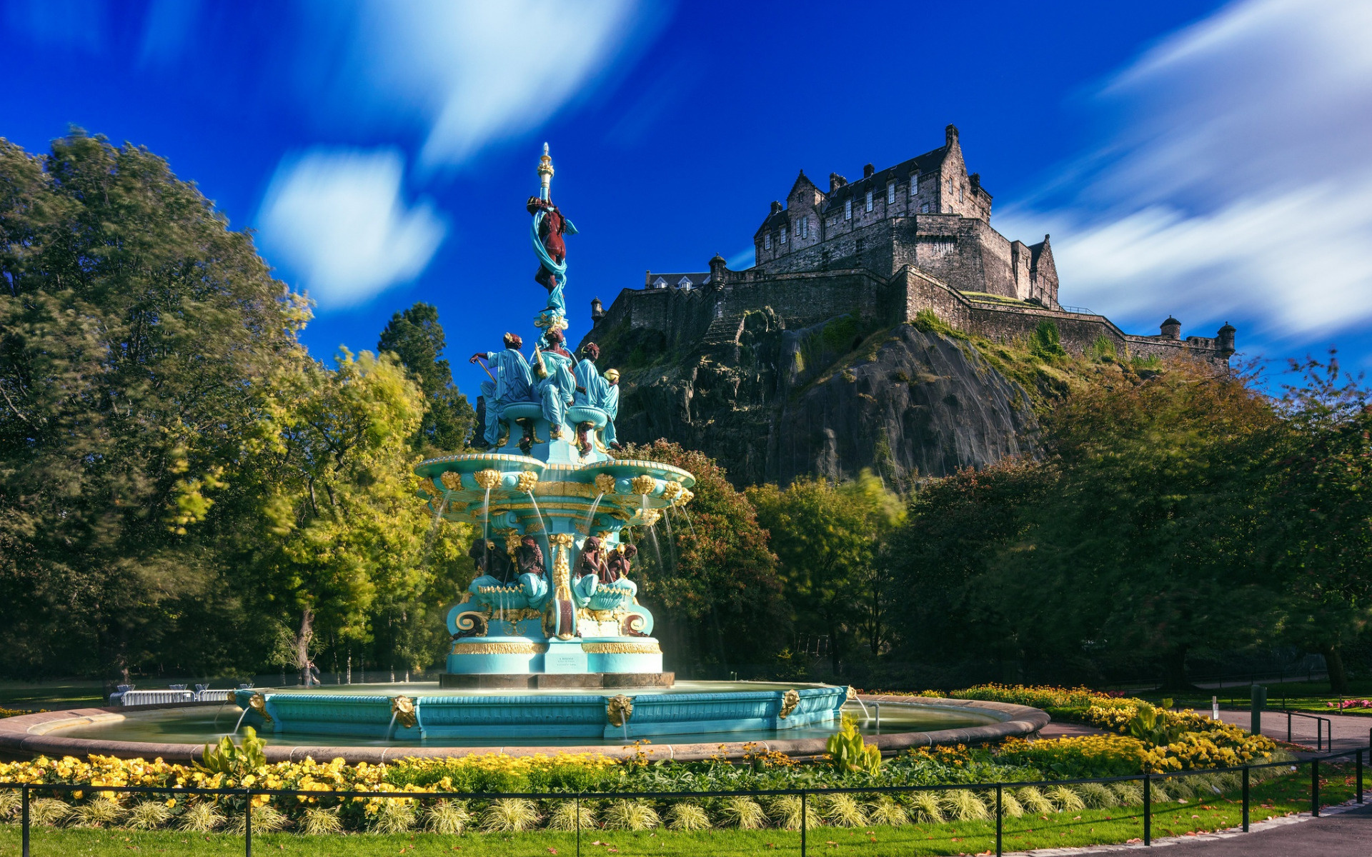 Edinburgh Castle, Ross Fountain, Princes Street Gardens, Beautiful ancient castle, 1920x1200 HD Desktop