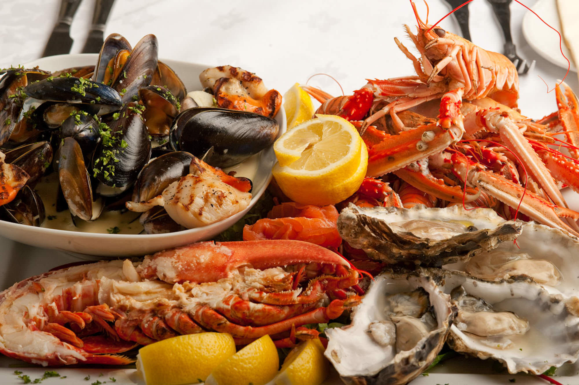 Seafood: Lobsters, crabs, shrimps, prawns, and crayfish, Food. 2000x1330 HD Background.