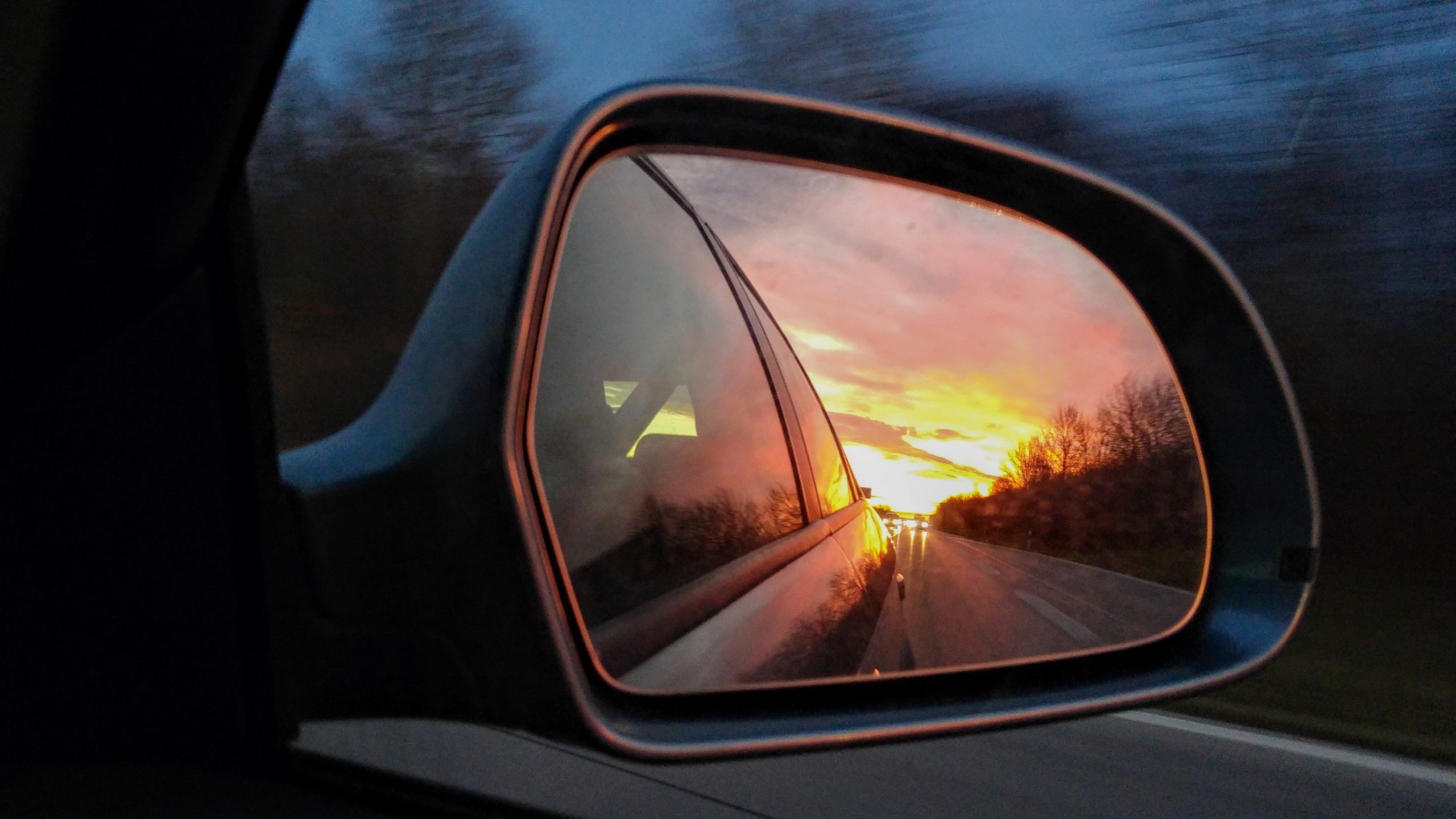 Mirror: Car side-view looking glass, Sunset, Nature, Motion, Reflected scenery. 2560x1440 HD Wallpaper.
