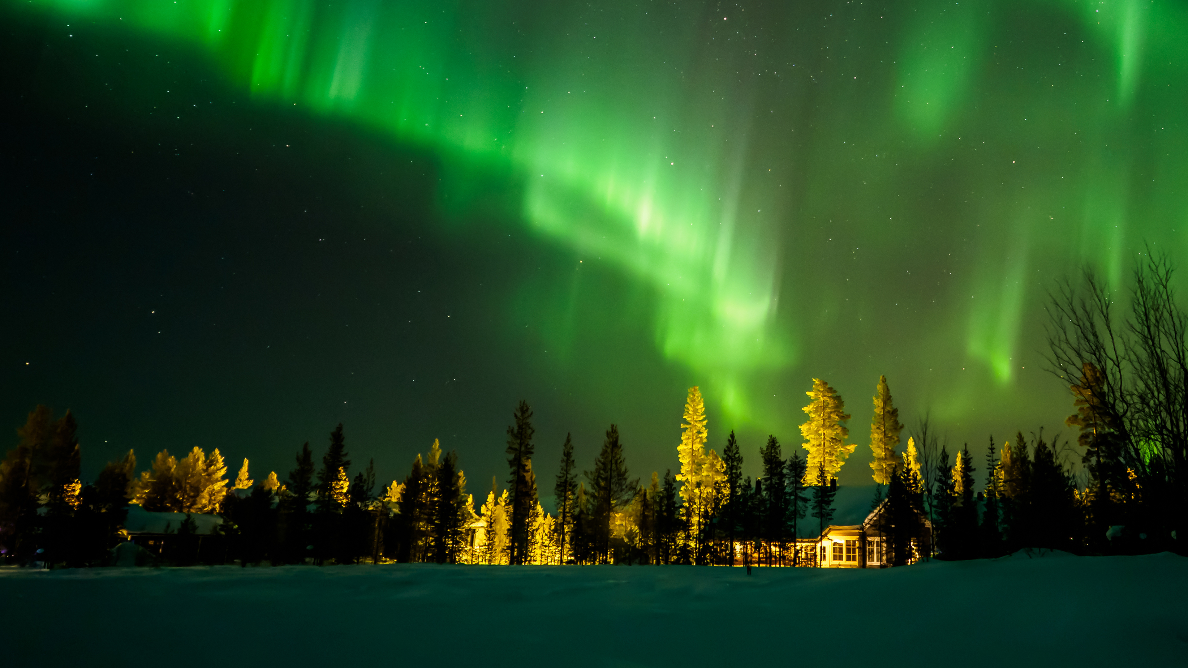 Finland: Northern lights, The country shares land borders with Sweden to the northwest. 3840x2160 4K Background.