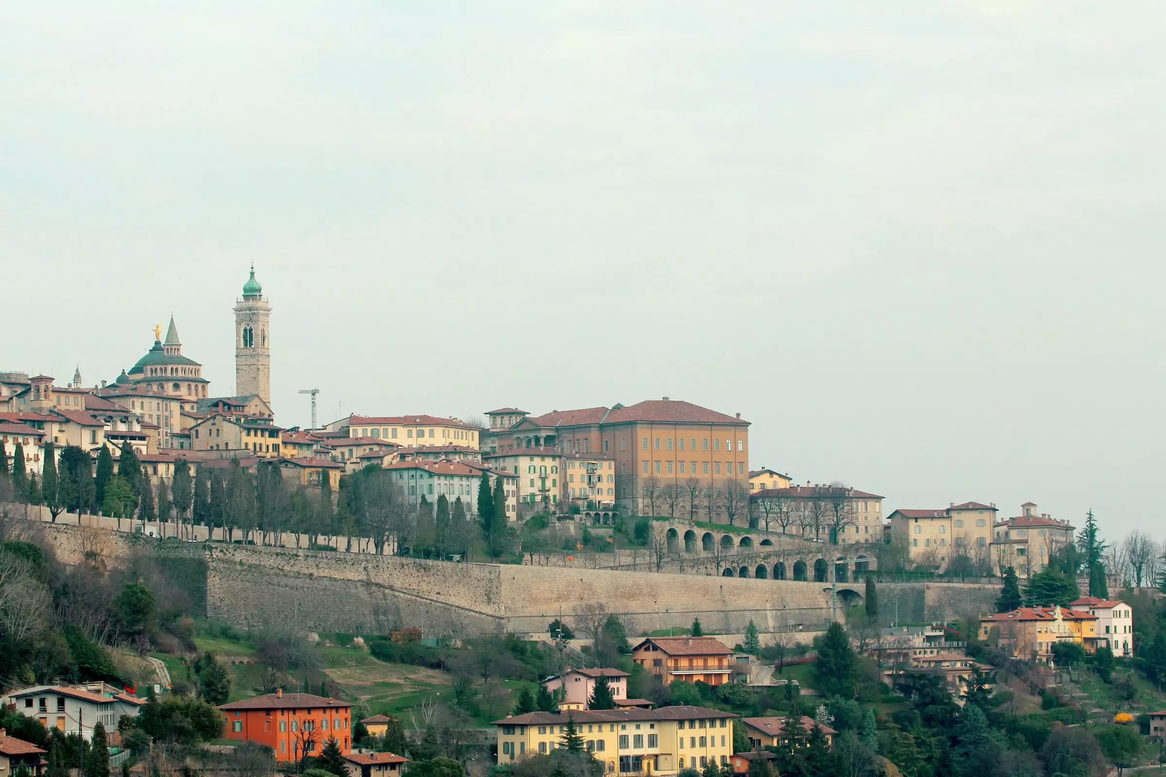 Bergamo, Historical jewel, Norditalien backpacker trail, Italy, 2400x1600 HD Desktop