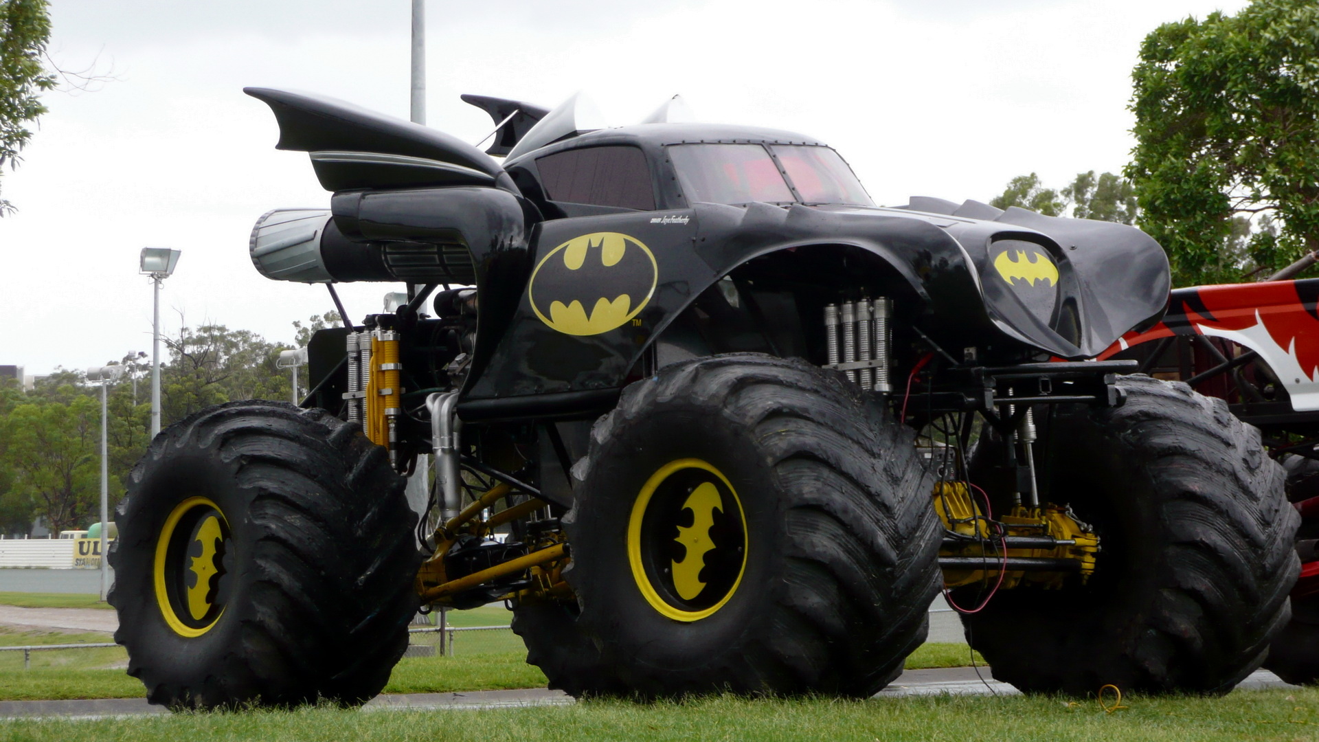 Monster Truck: Batman, Featured the design of the character's titular vehicle,The Batmobile. 1920x1080 Full HD Wallpaper.