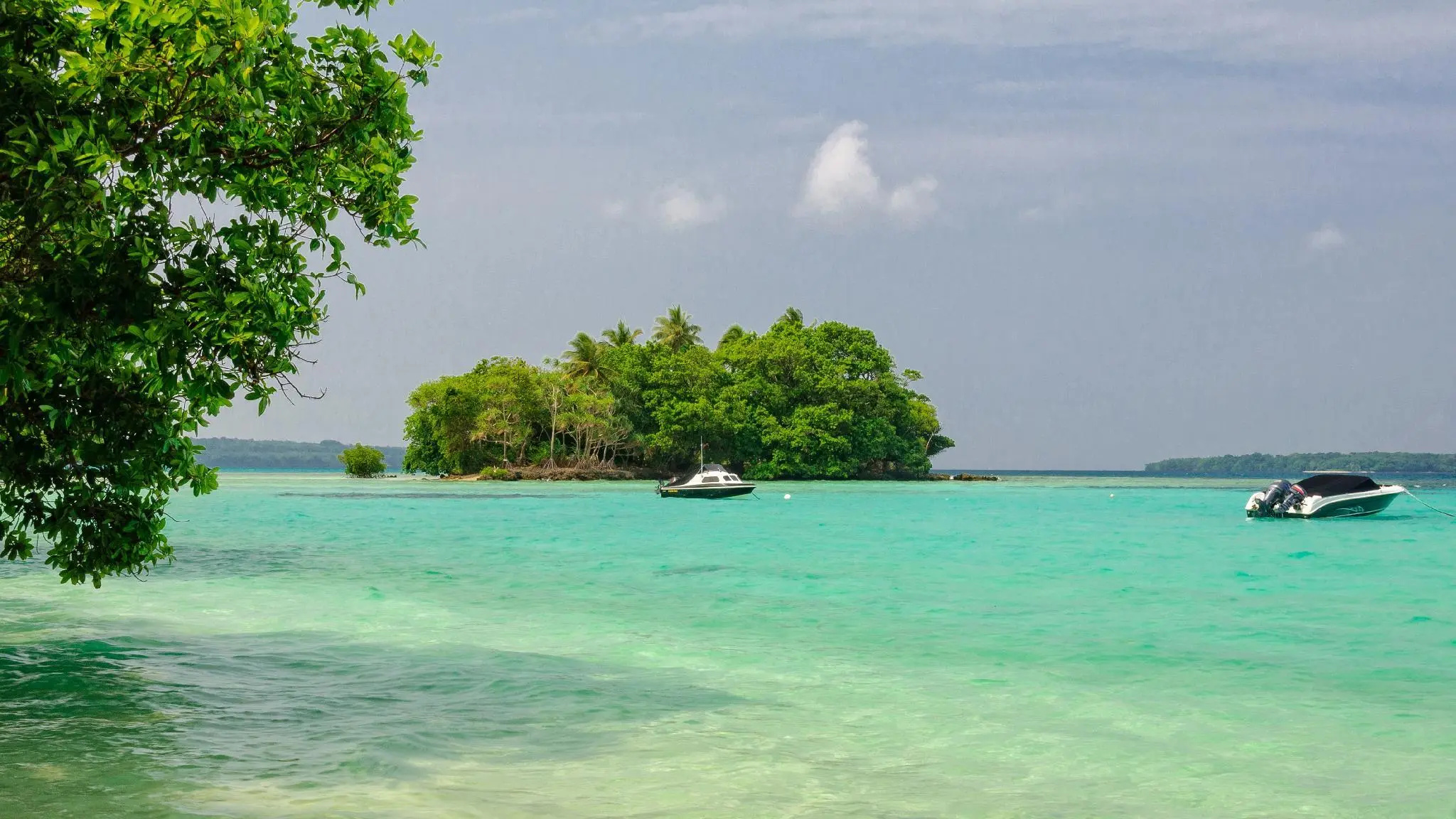 Vanuatu HD, Clear water year-round, Tropical paradise, Island beauty, 2050x1160 HD Desktop