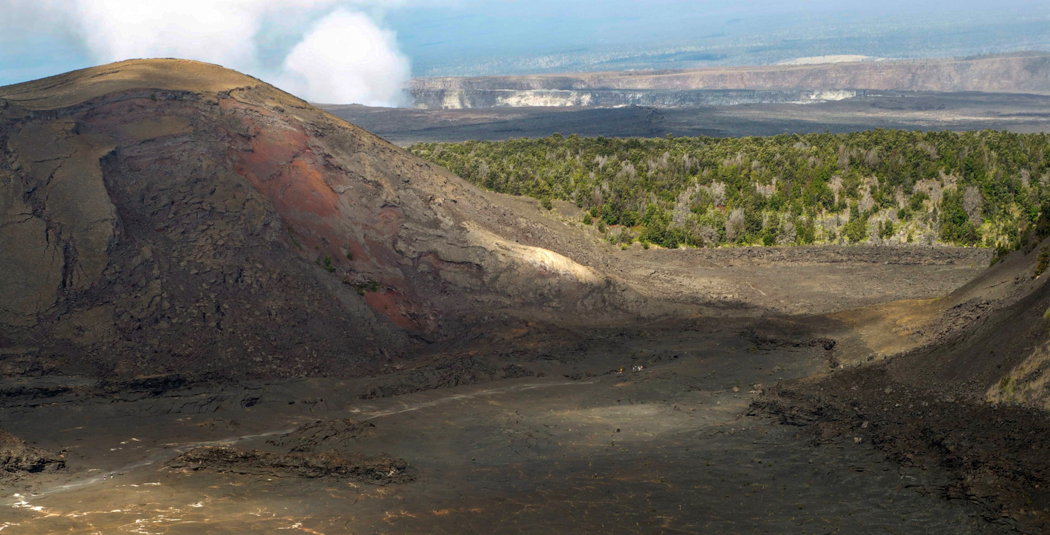 Volcanoes National Park, Active volcanoes, Lava flows, Unique ecosystem, 3620x1850 HD Desktop