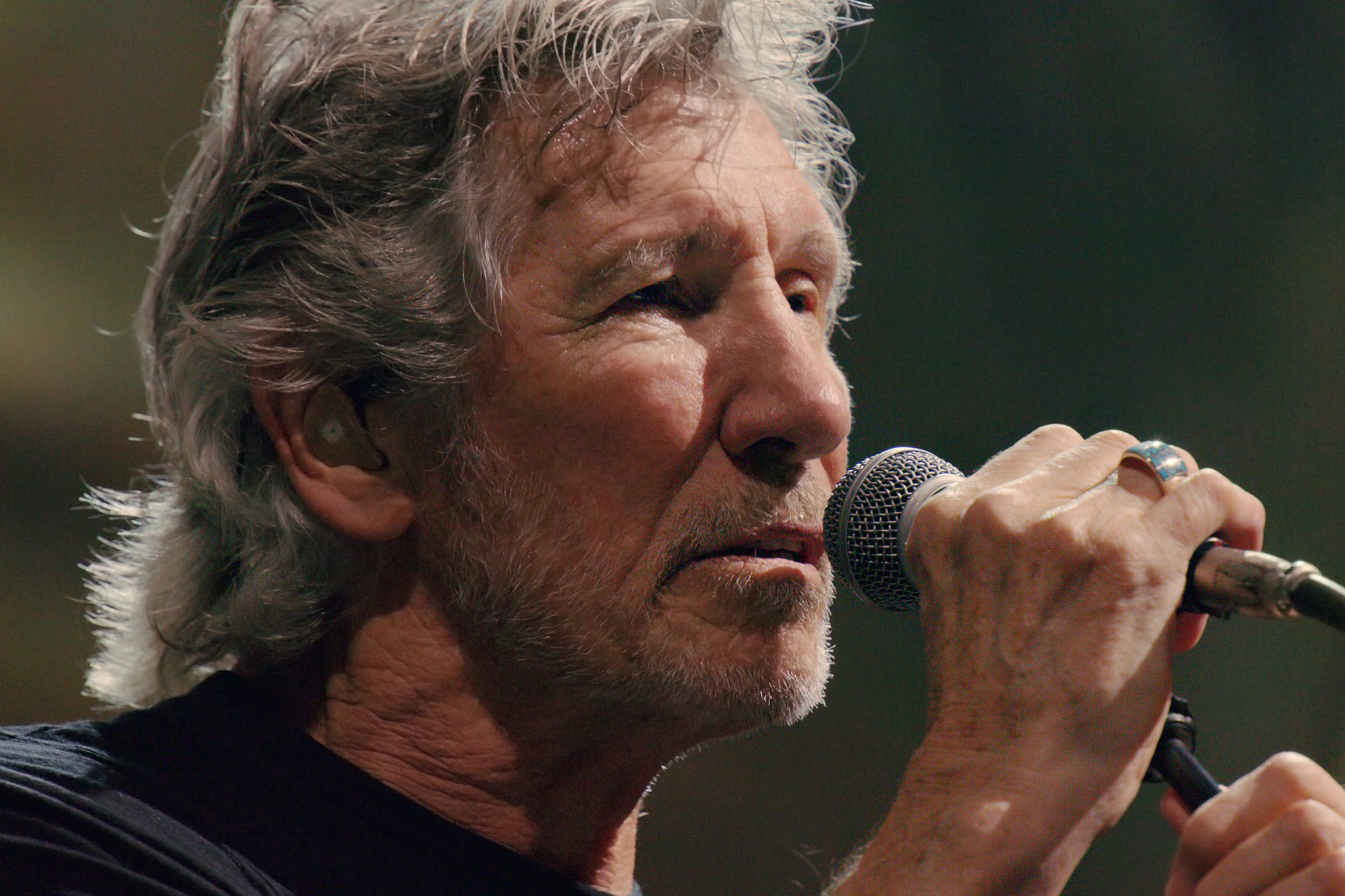 Roger Waters Talks 'Us + Them' Film, Why Pink Floyd's Songs Remain Relevant Rolling Stone 2400x1600