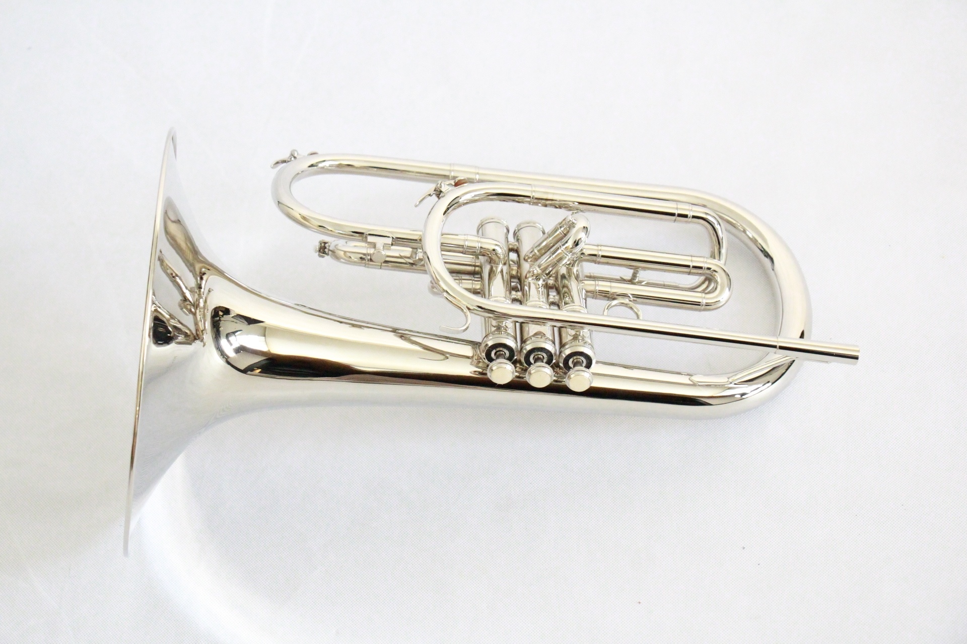 Mellophone: Nickel Plated Marching Labrophones, Sympathetic Vibration Of Air, Tubular Resonator, Brass Nickel Plated Bb Tone Marching Instrument. 1920x1280 HD Wallpaper.