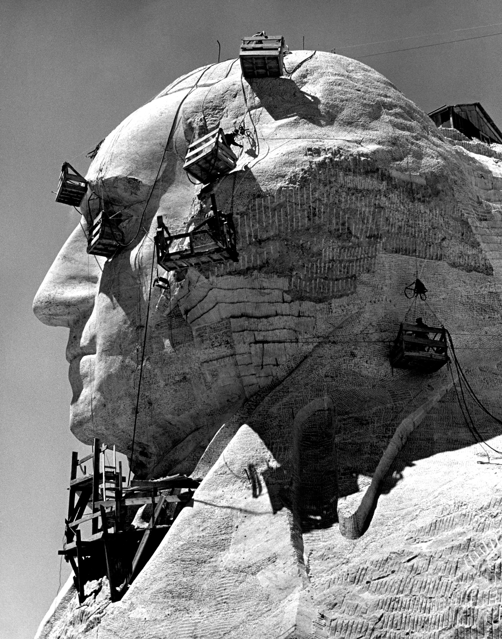 Monument construction, Mount Rushmore photos, Travels expertise, Historical site, 2020x2560 HD Phone